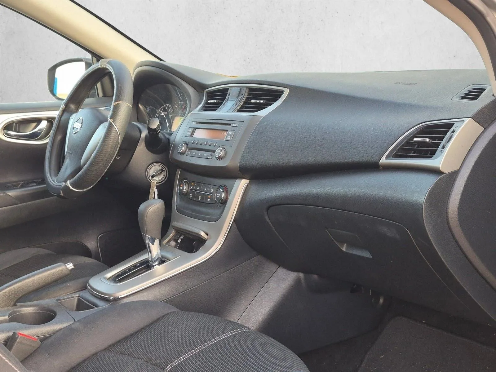 2014 Nissan Sentra 4dr Sdn I4 CVT S photo 11