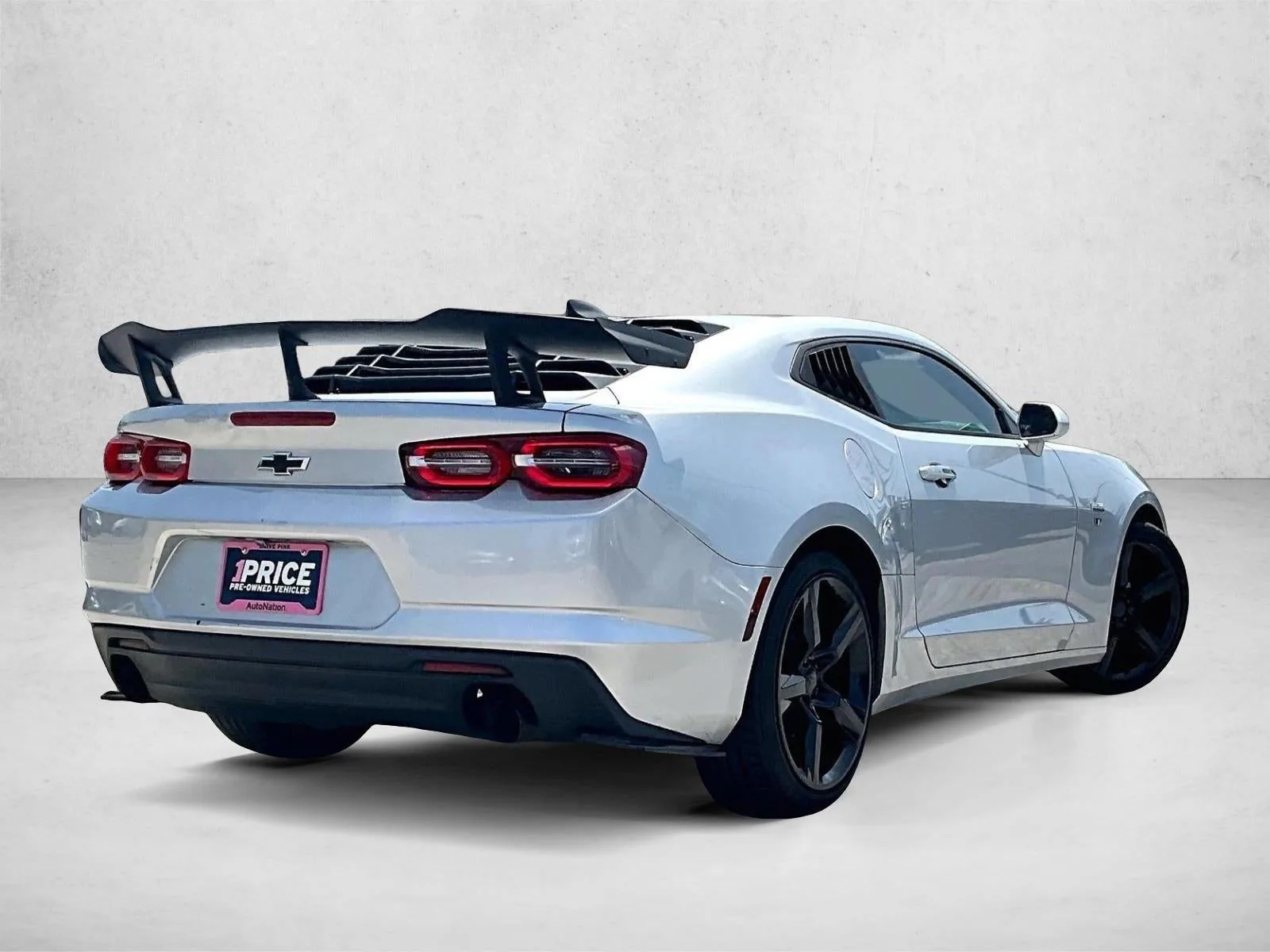 2019 Chevrolet Camaro 2LT photo 2
