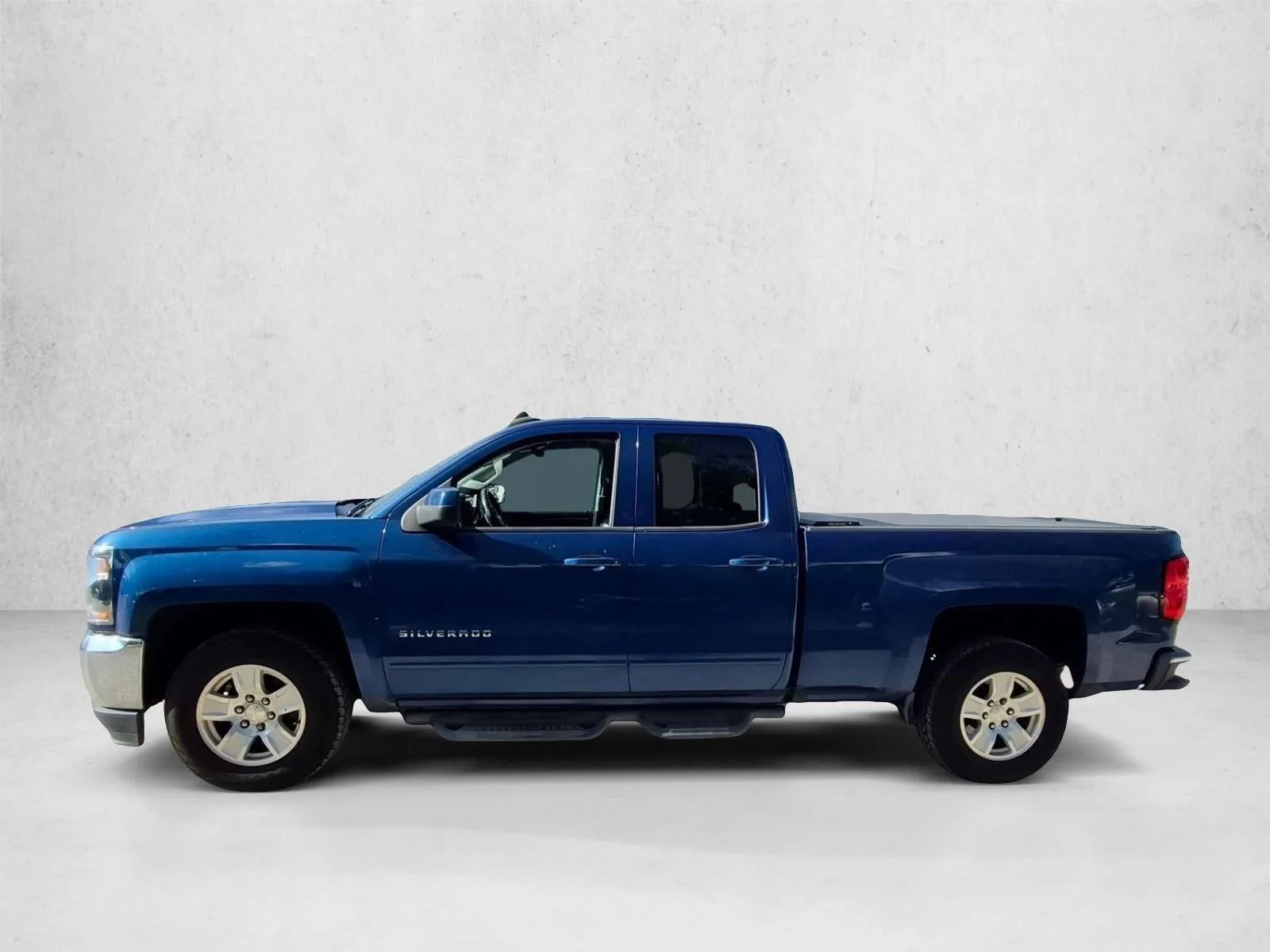 2018 Chevrolet Silverado 1500 LT photo 6