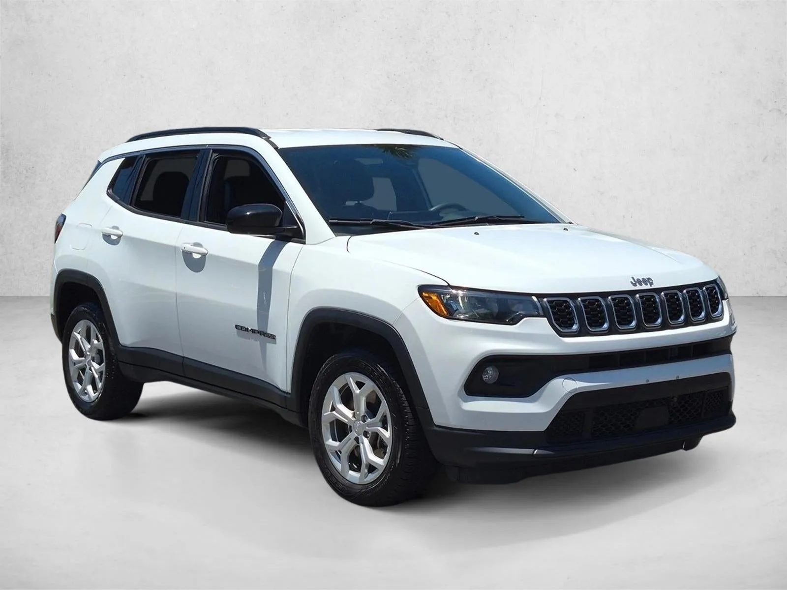 2024 Jeep Compass Latitude 4x4 photo 3