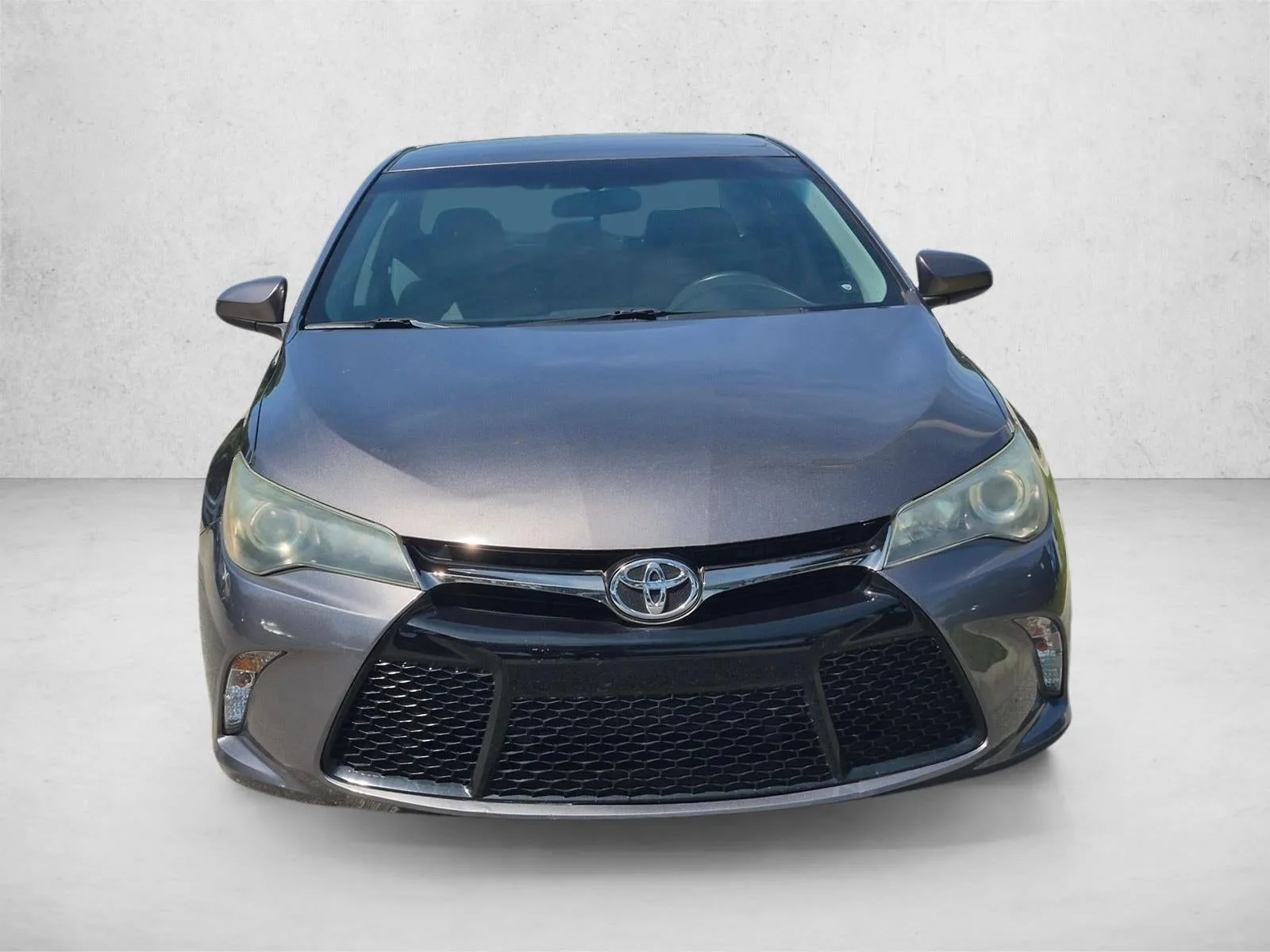 2015 Toyota Camry 4dr Sdn I4 Auto SE (SE) photo 2