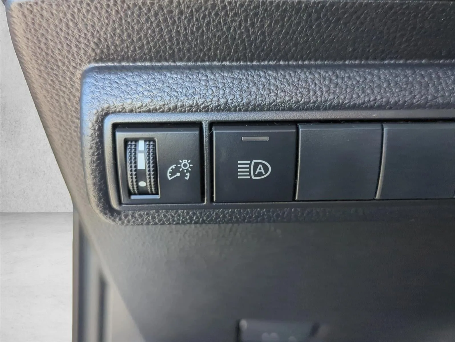 2022 Toyota Corolla LE CVT (Natl) photo 9