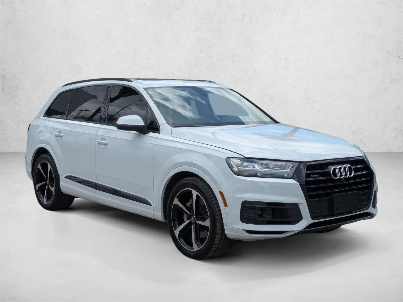 2019 Audi Q7 Prestige 55 TFSI quattro photo 3