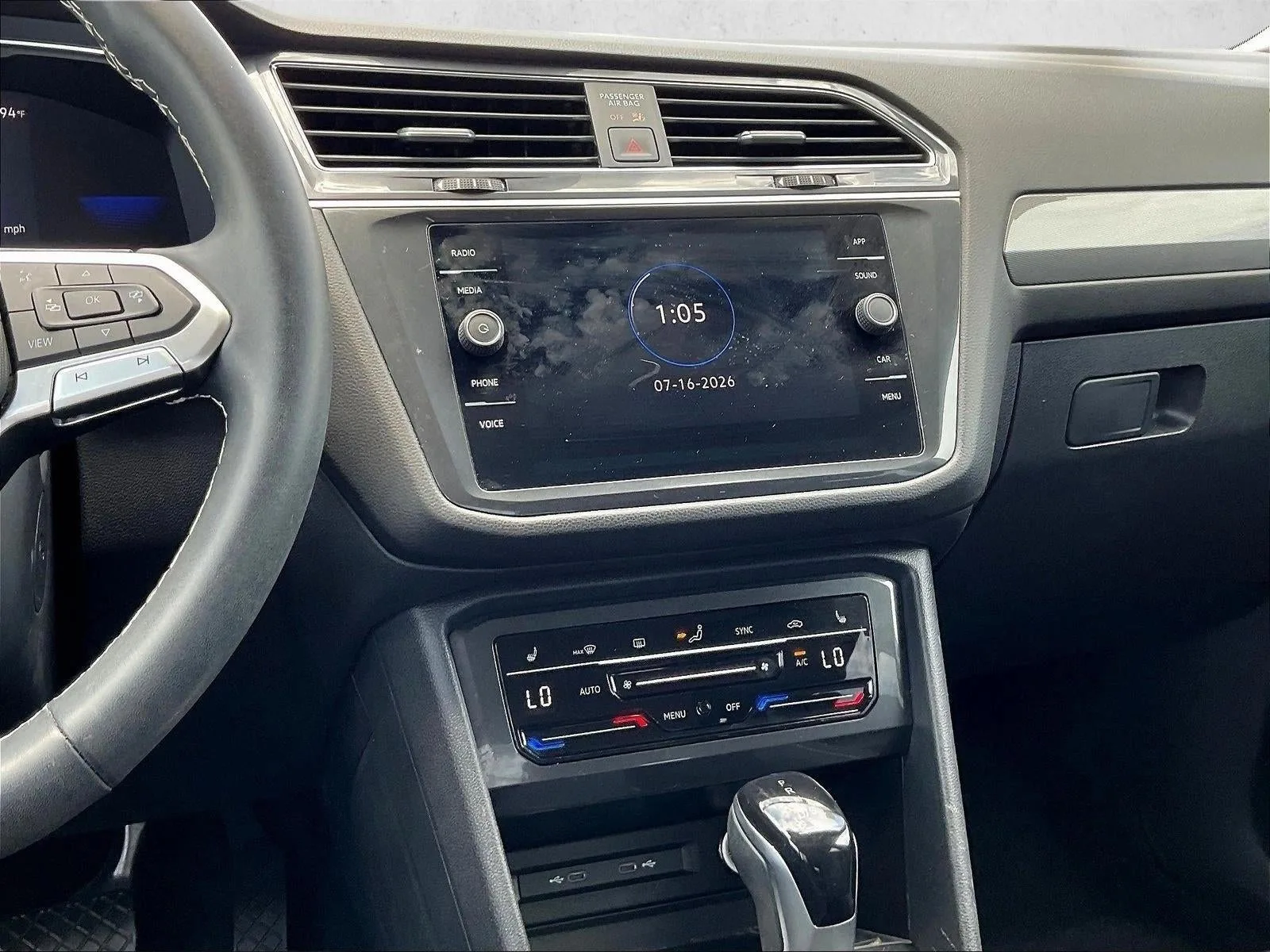 2023 Volkswagen Tiguan 2.0T SE FWD photo 8