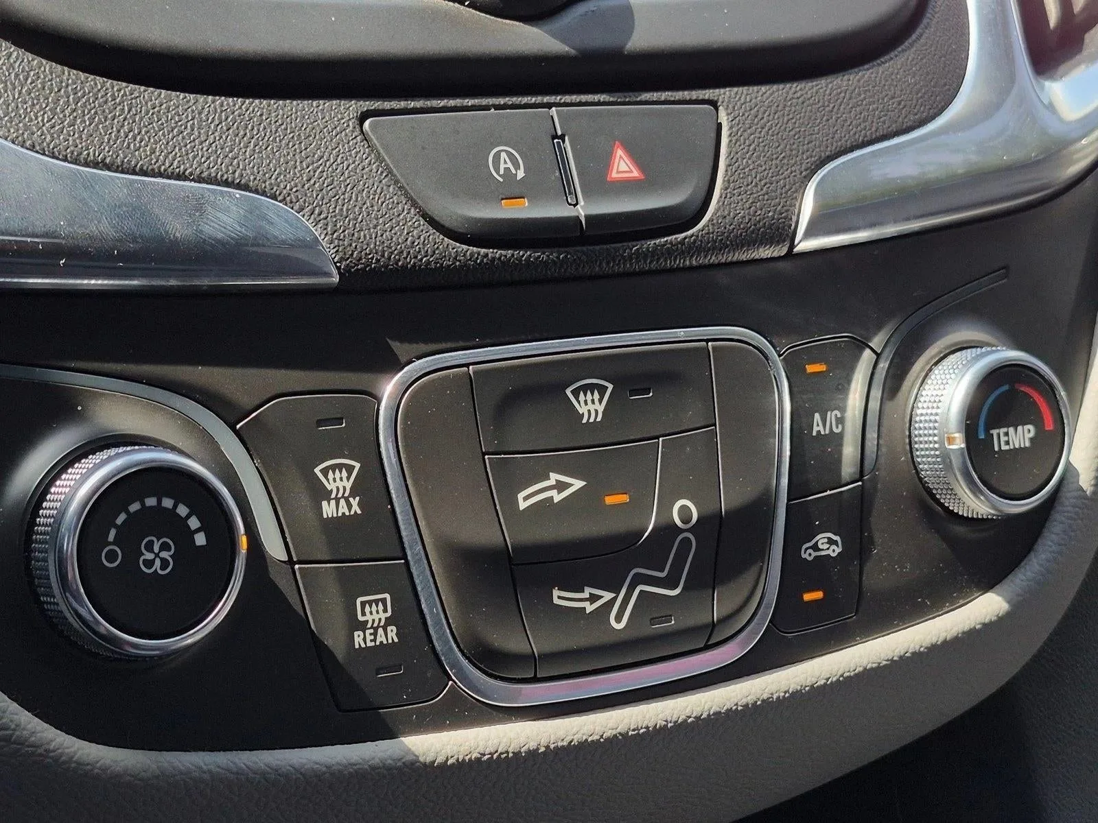 2022 Chevrolet Equinox FWD 4dr LS w/1LS photo 8