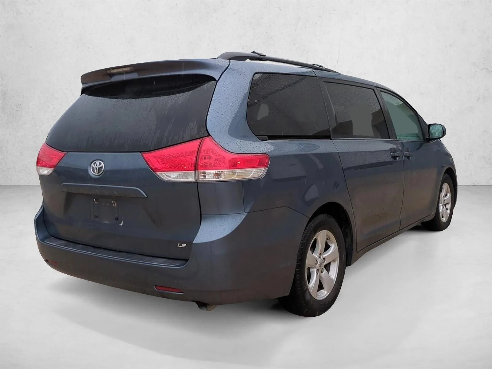 2014 Toyota Sienna 5dr 8-Pass Van V6 LE FWD (Natl) photo 5