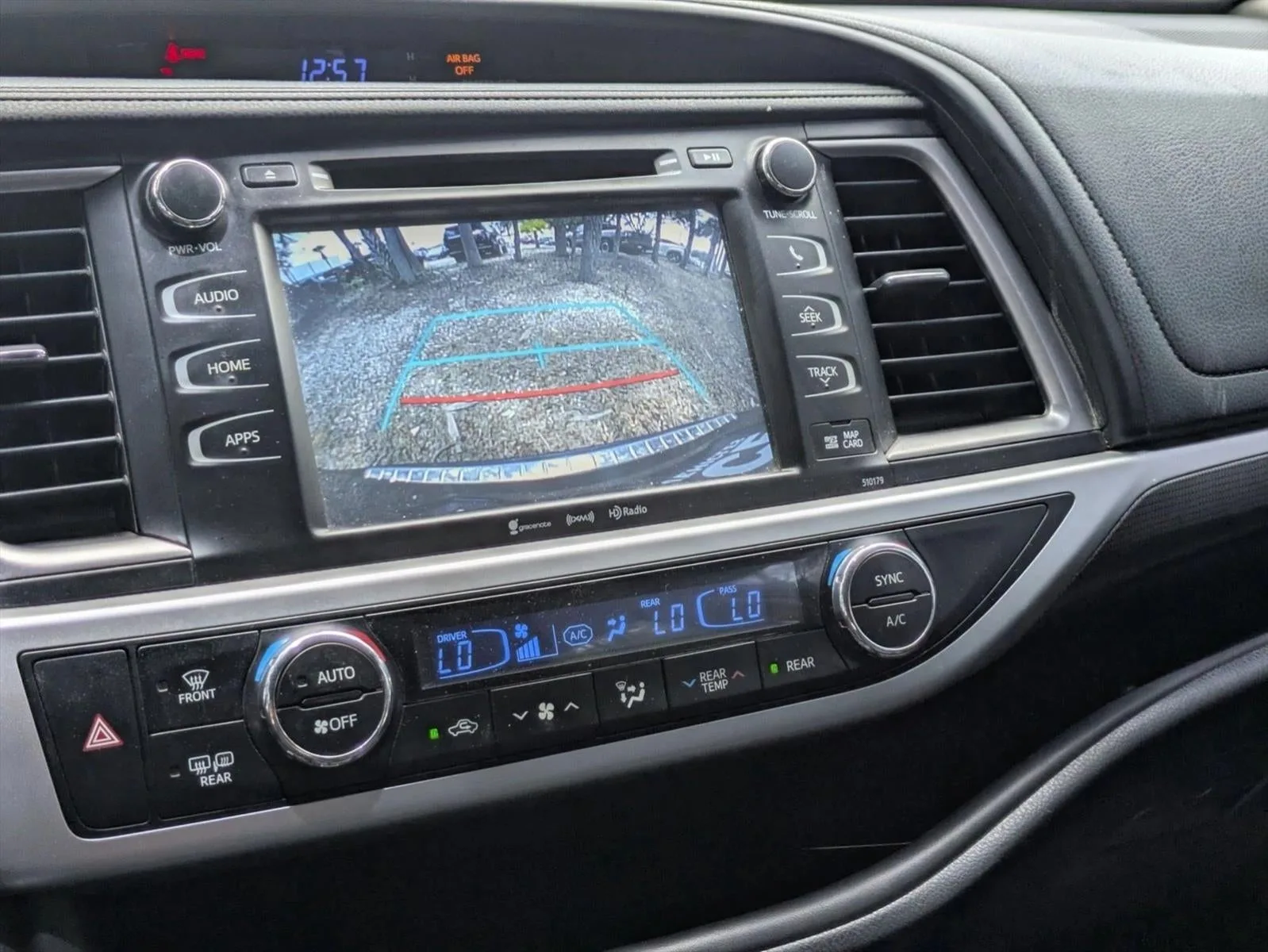 2017 Toyota Highlander SE V6 FWD (Natl) photo 12