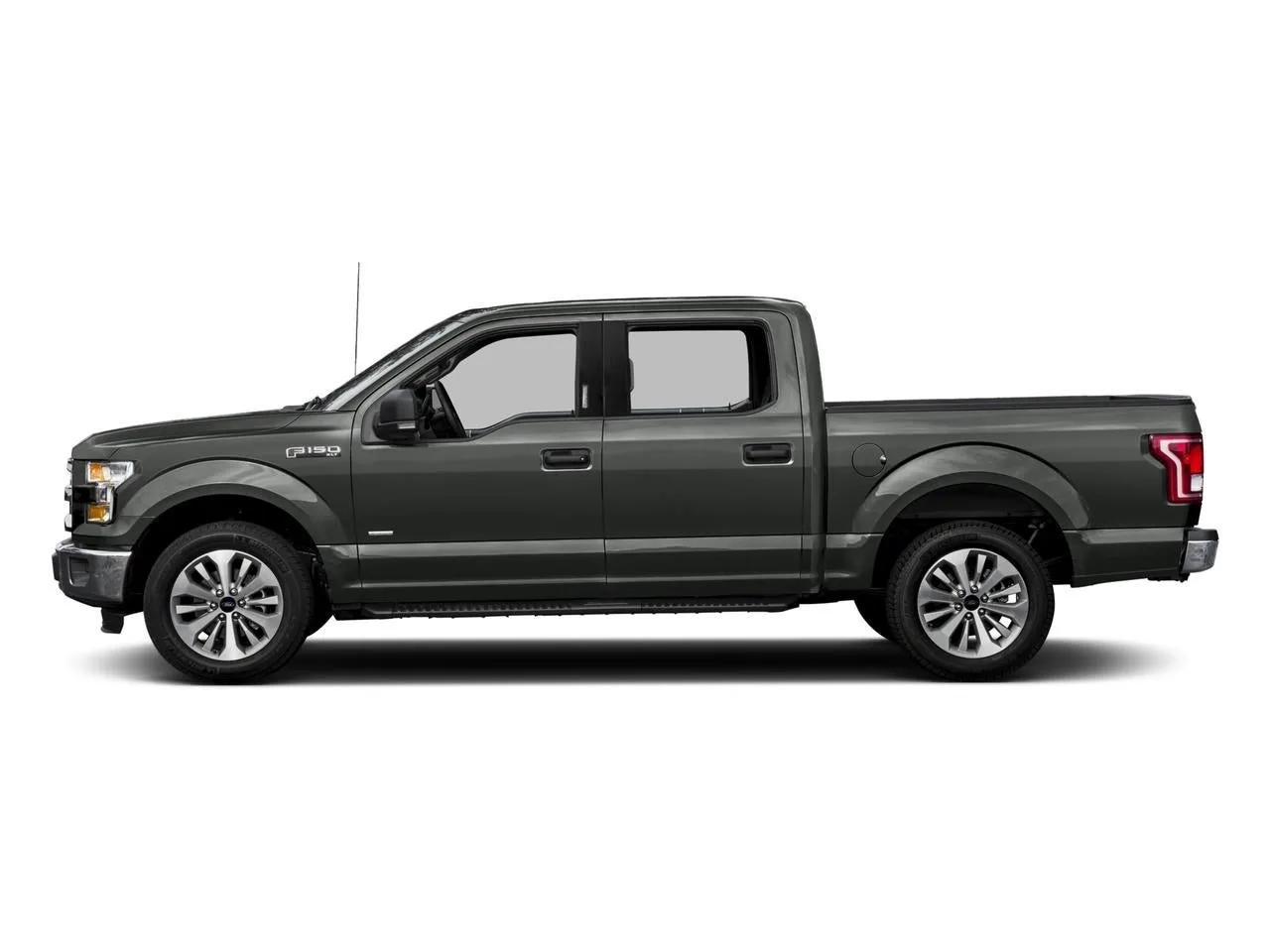 2017 Ford F-150 XLT 2WD SuperCrew 5.5' Box photo 5