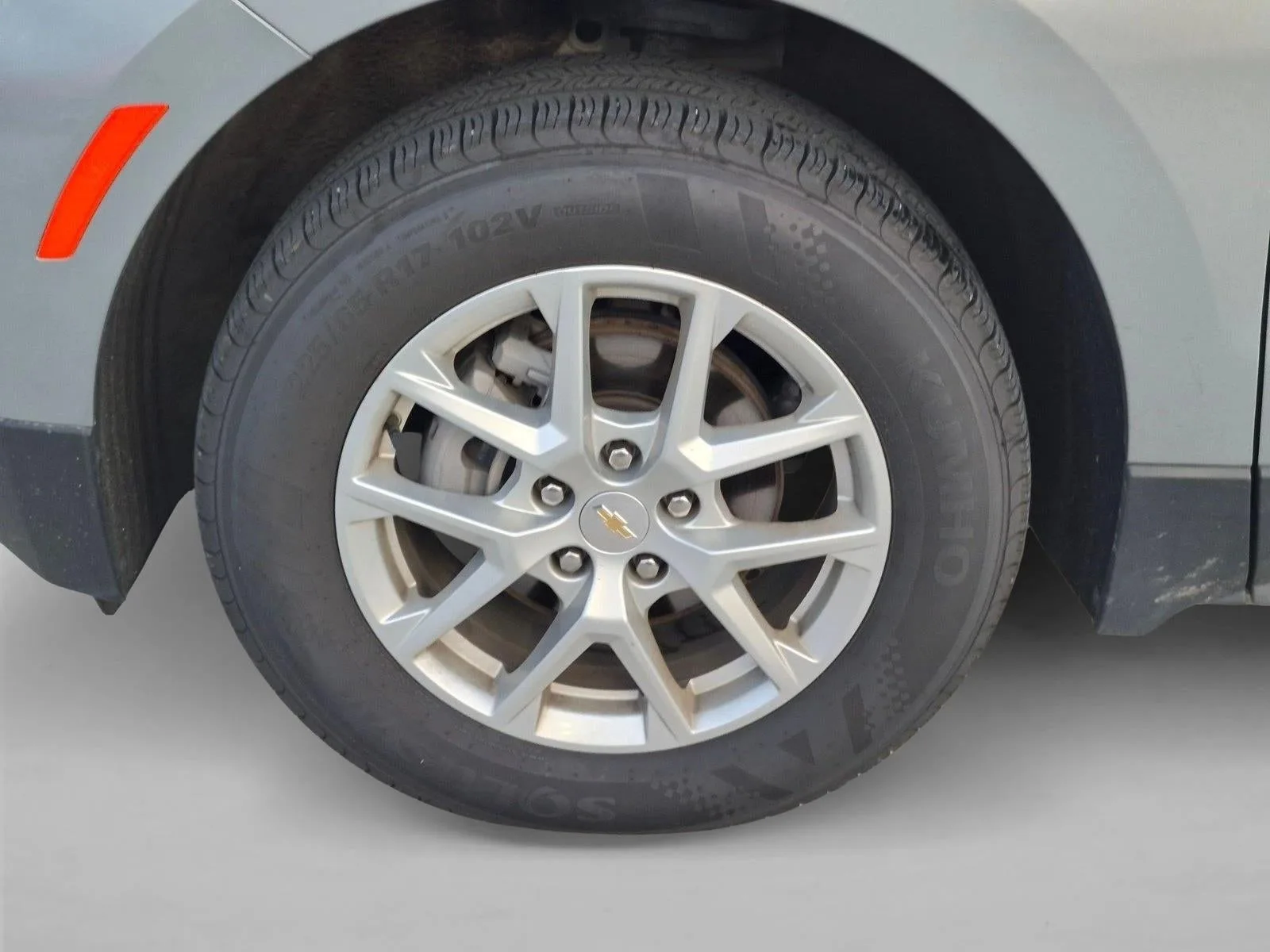 2024 Chevrolet Equinox AWD LT photo 9