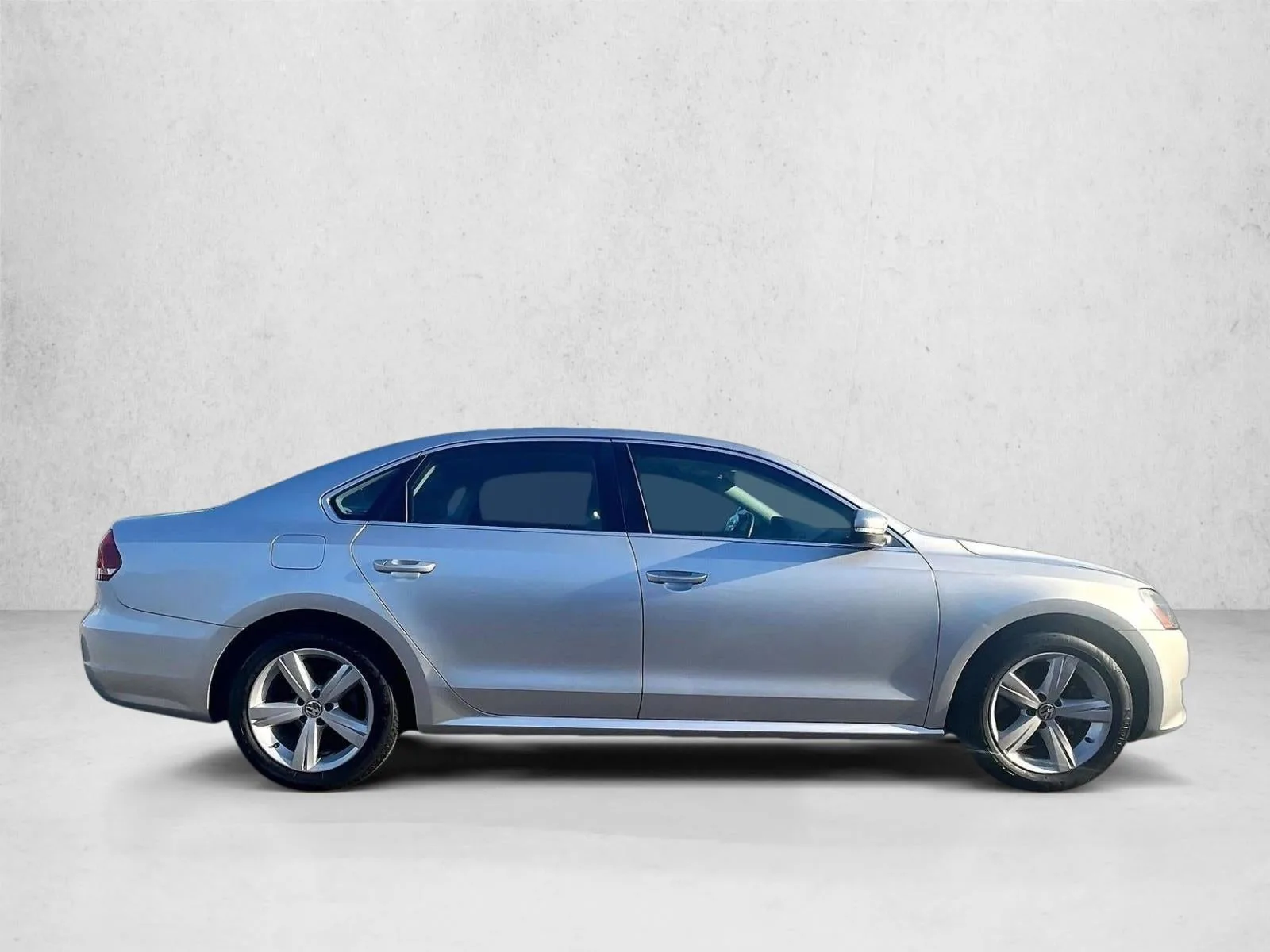 2015 Volkswagen Passat 1.8T Limited Edition photo 5