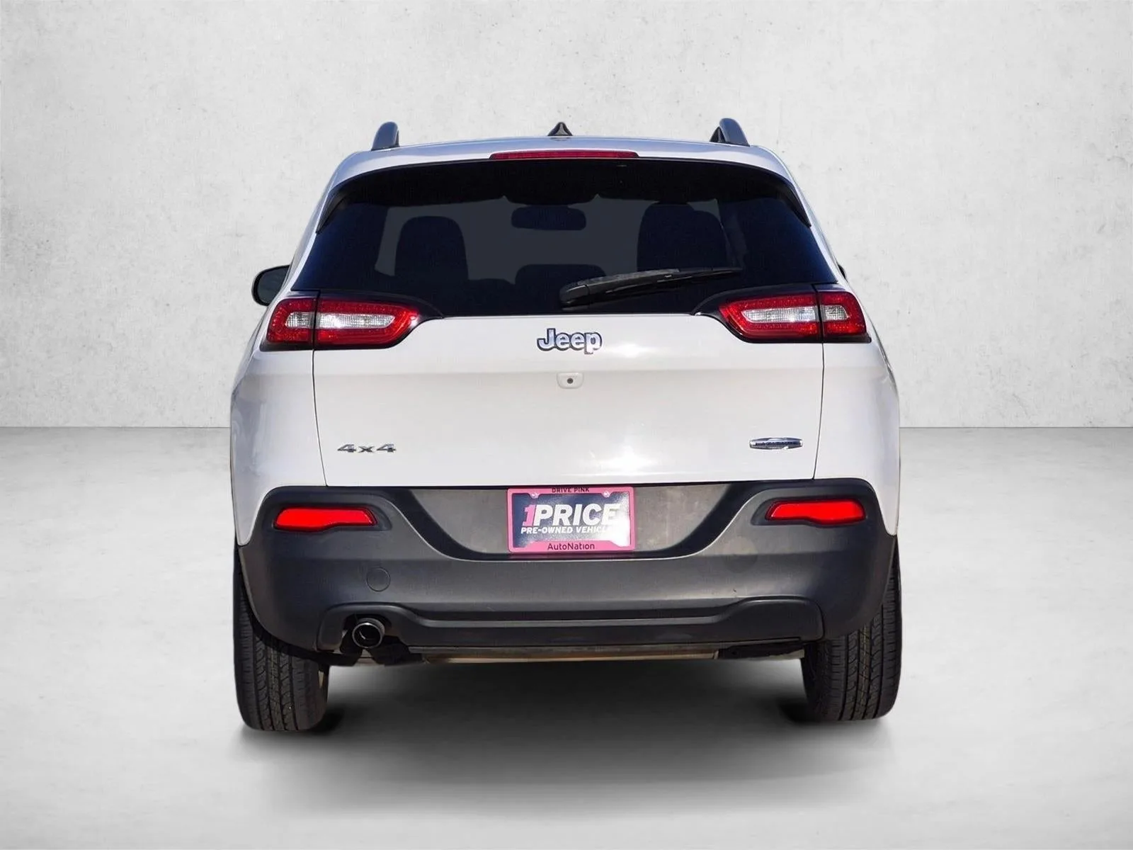 2016 Jeep Cherokee 4WD 4dr Latitude photo 6