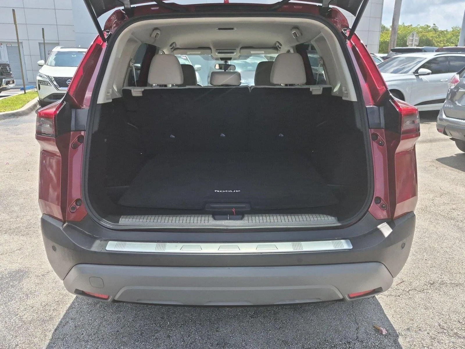 2021 Nissan Rogue FWD SV photo 6