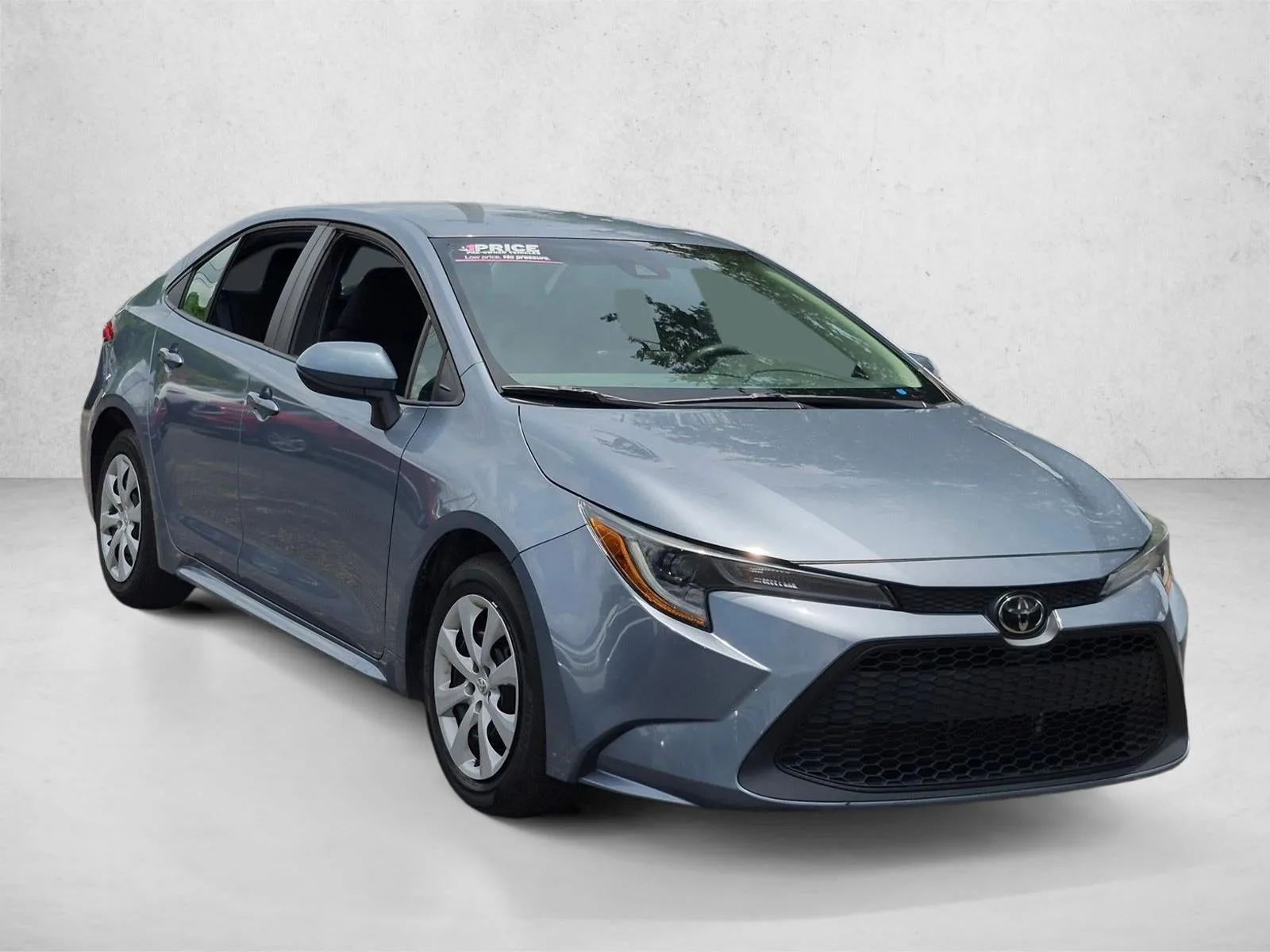 2022 Toyota Corolla LE photo 3