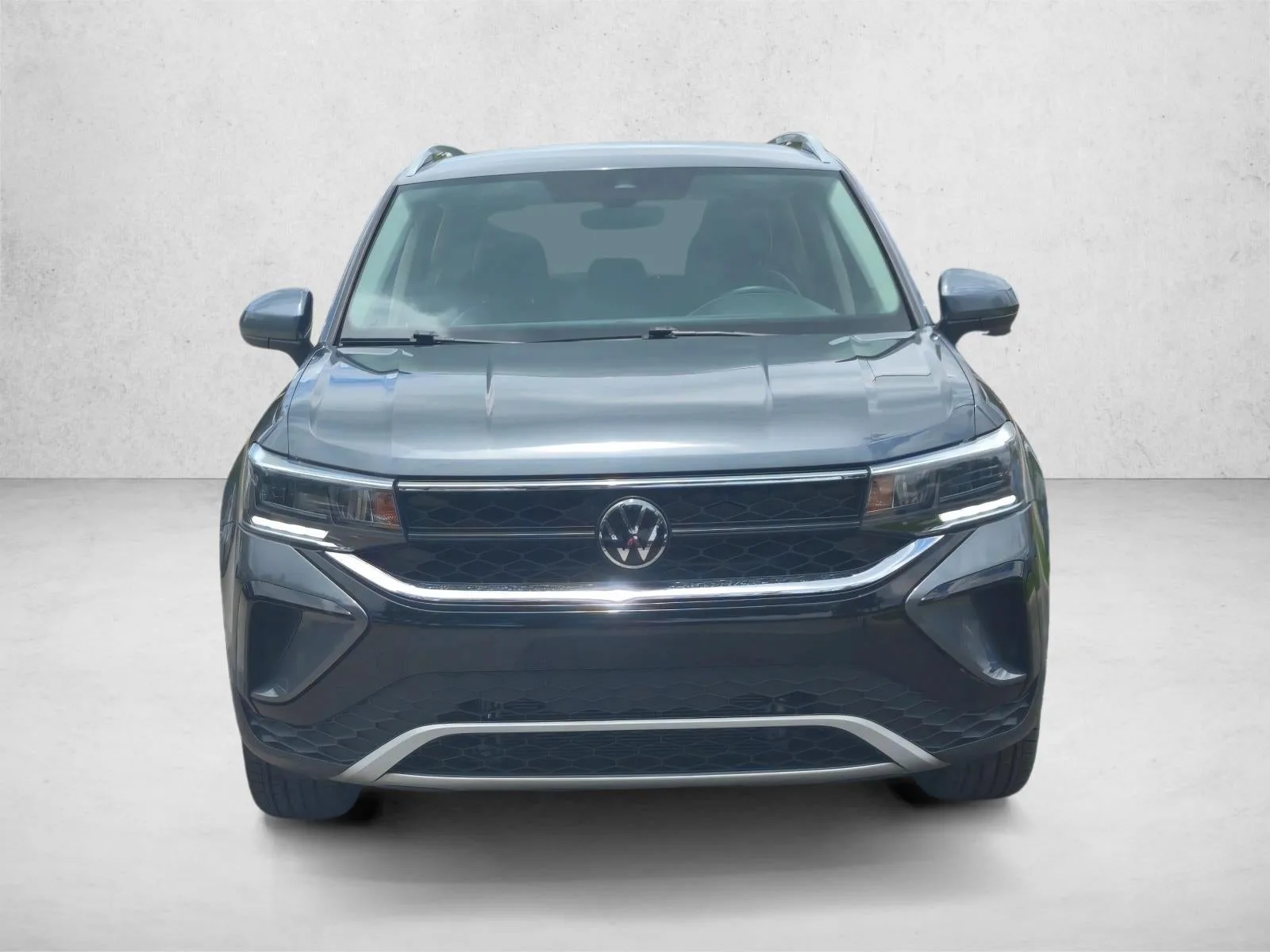 2024 Volkswagen Taos SE FWD photo 2