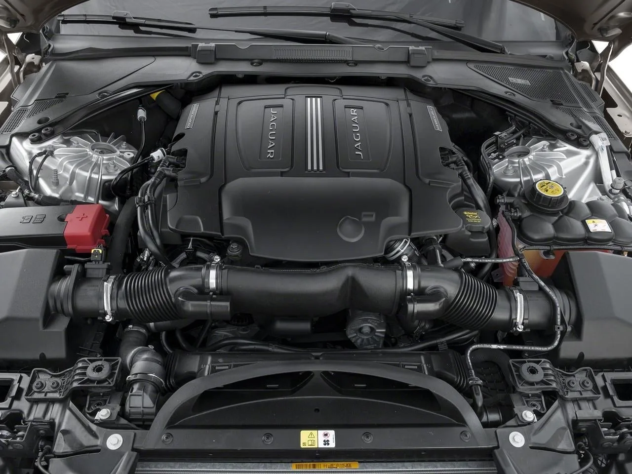 2018 Jaguar XF Sedan 25t Premium RWD photo 12