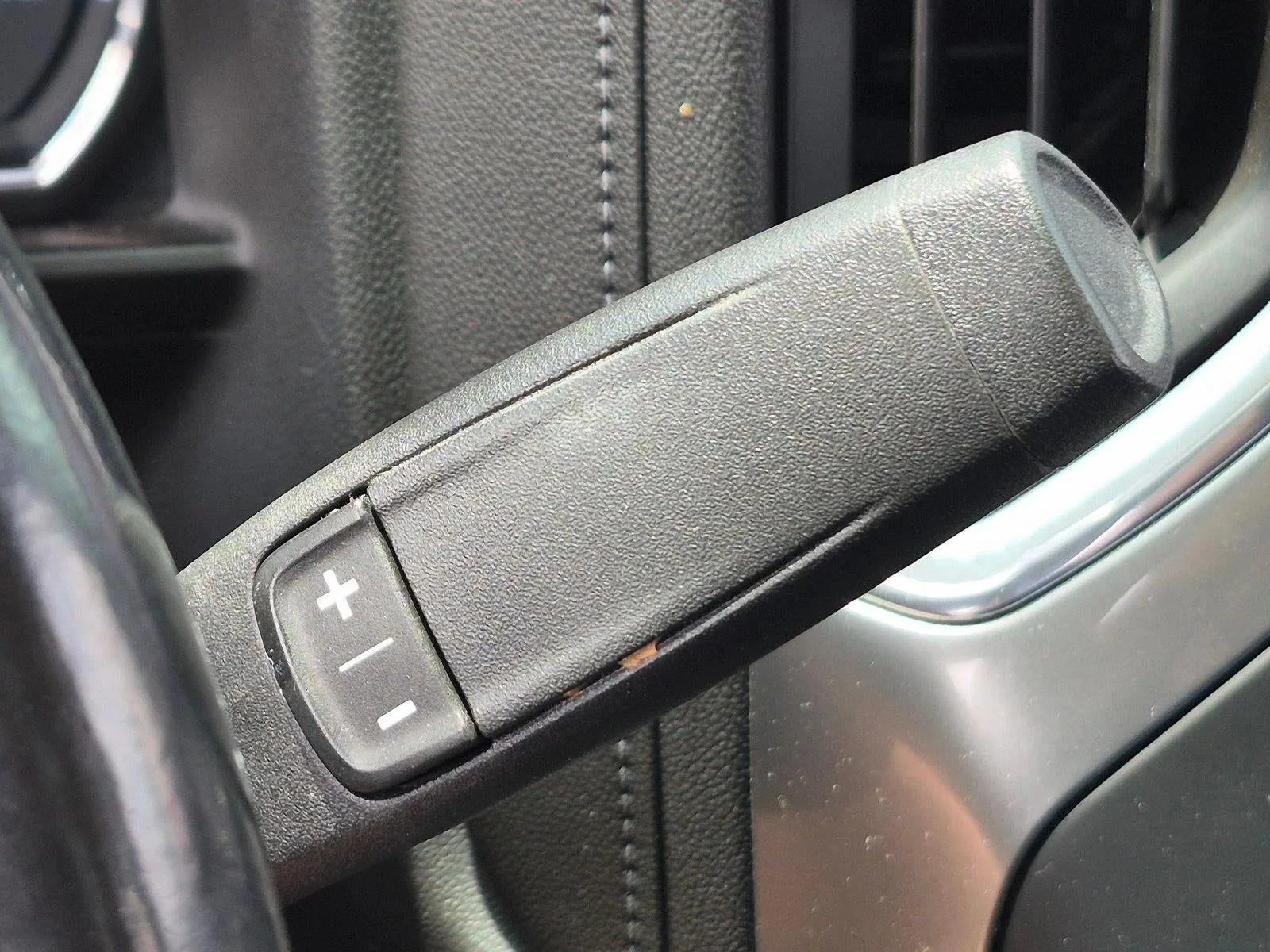 2020 Chevrolet Silverado 1500 LT photo 12