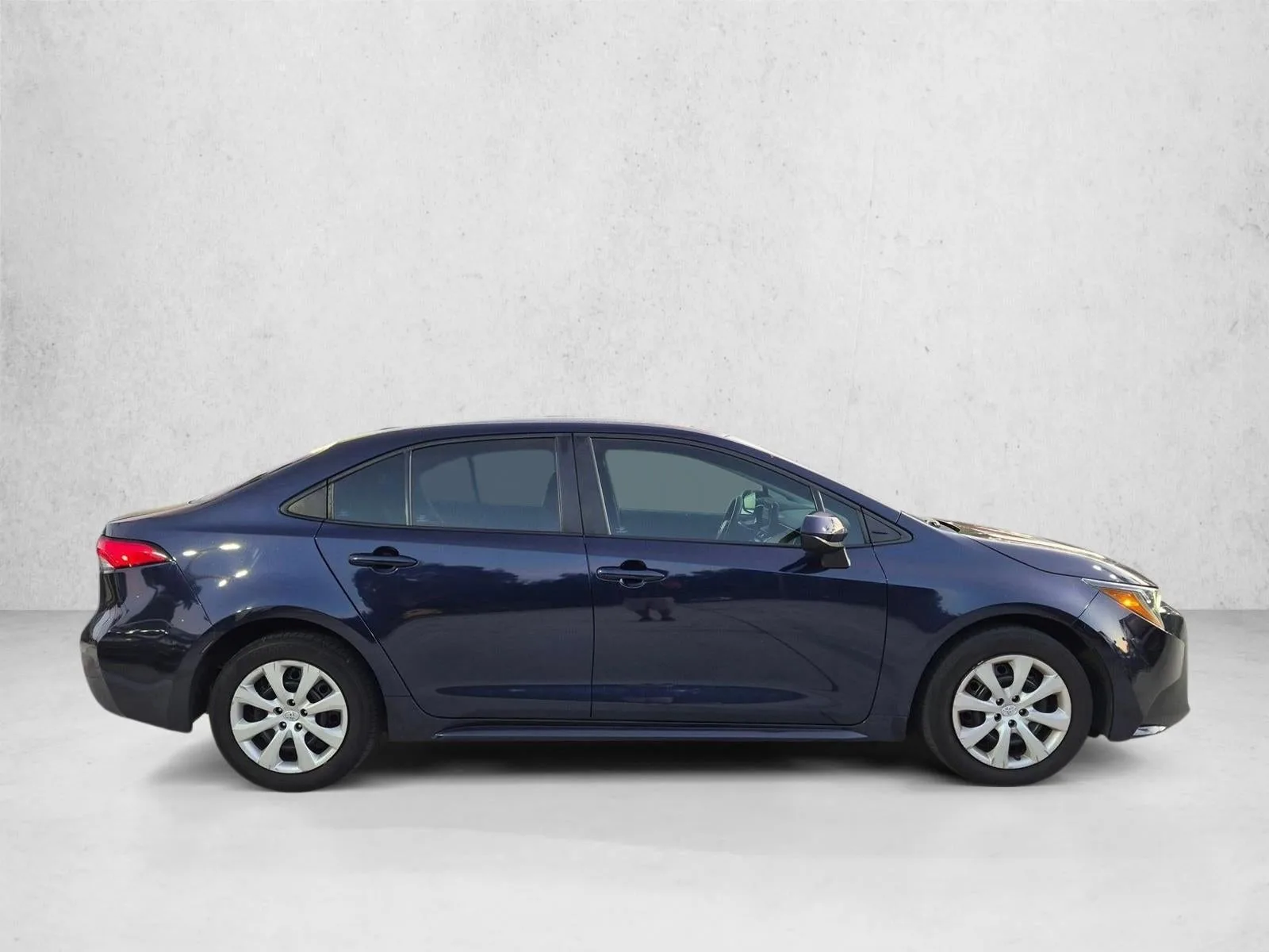 2023 Toyota Corolla LE CVT (Natl) photo 4