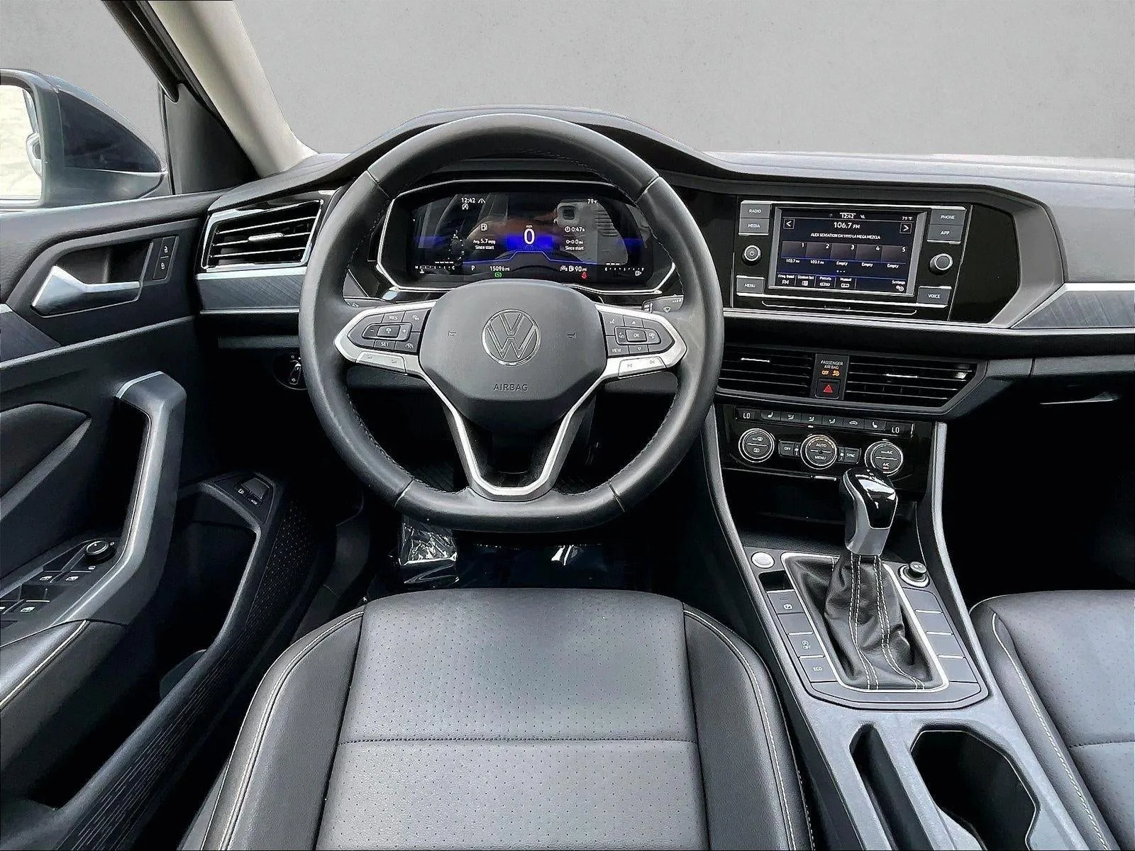2023 Volkswagen Jetta SE Auto photo 7