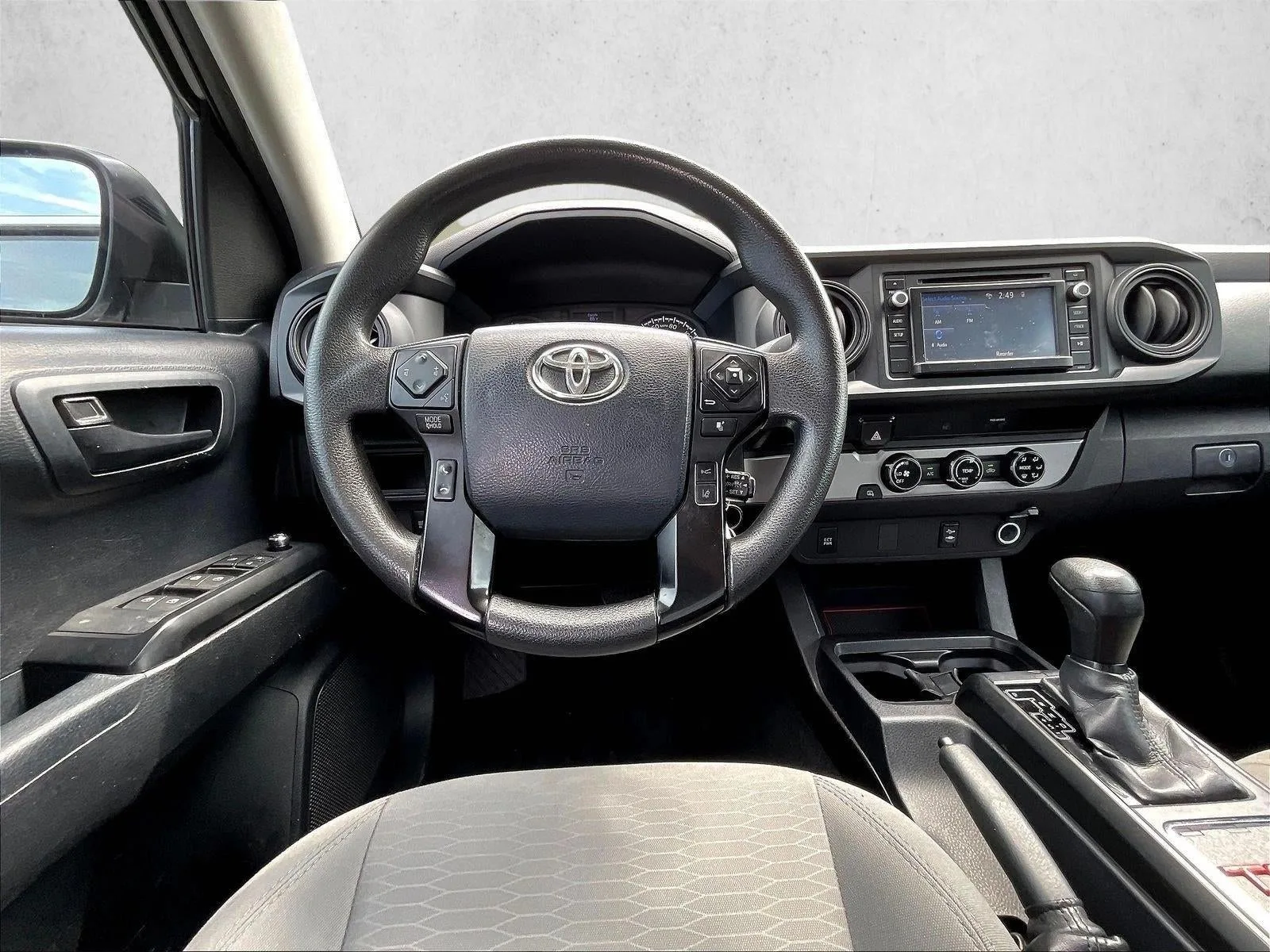 2018 Toyota Tacoma SR Double Cab 5' Bed I4 4x2 AT (GS) photo 7