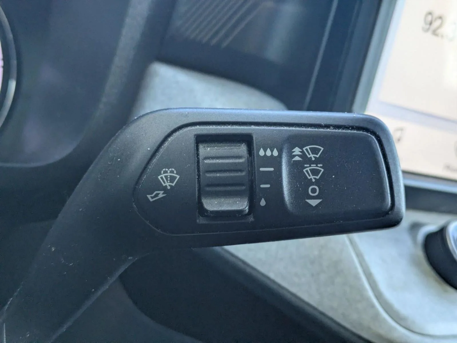 2022 Ford Maverick XLT AWD SuperCrew photo 9