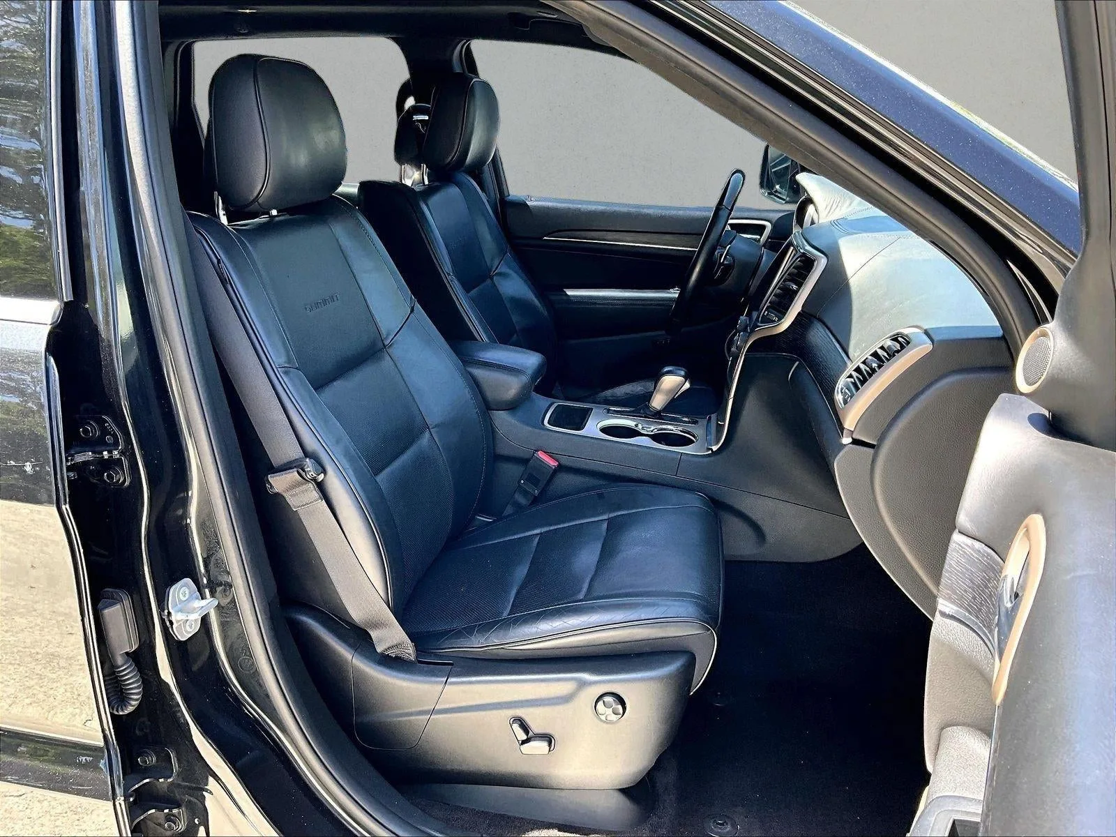 2016 Jeep Grand Cherokee RWD 4dr Summit photo 9