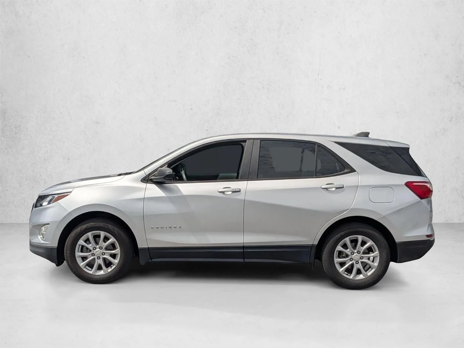 2021 Chevrolet Equinox LS photo 5