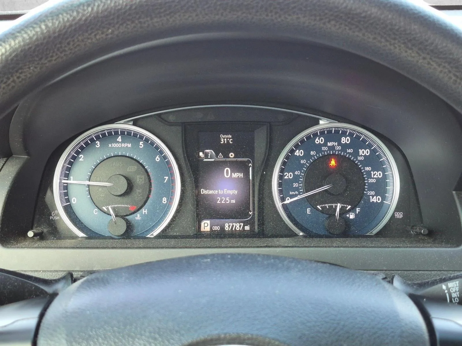 2016 Toyota Camry 4dr Sdn I4 Auto LE (SE) photo 3