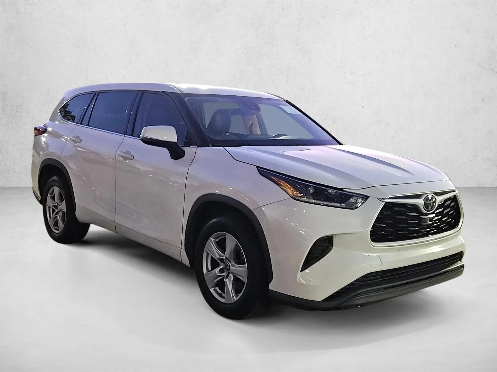 2021 Toyota Highlander L FWD (Natl) photo 3