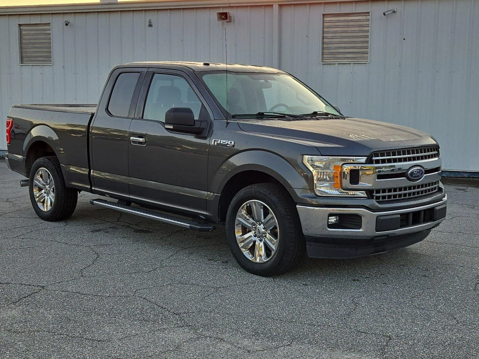 2018 Ford F-150 XLT 2WD SuperCab 6.5' Box photo 3