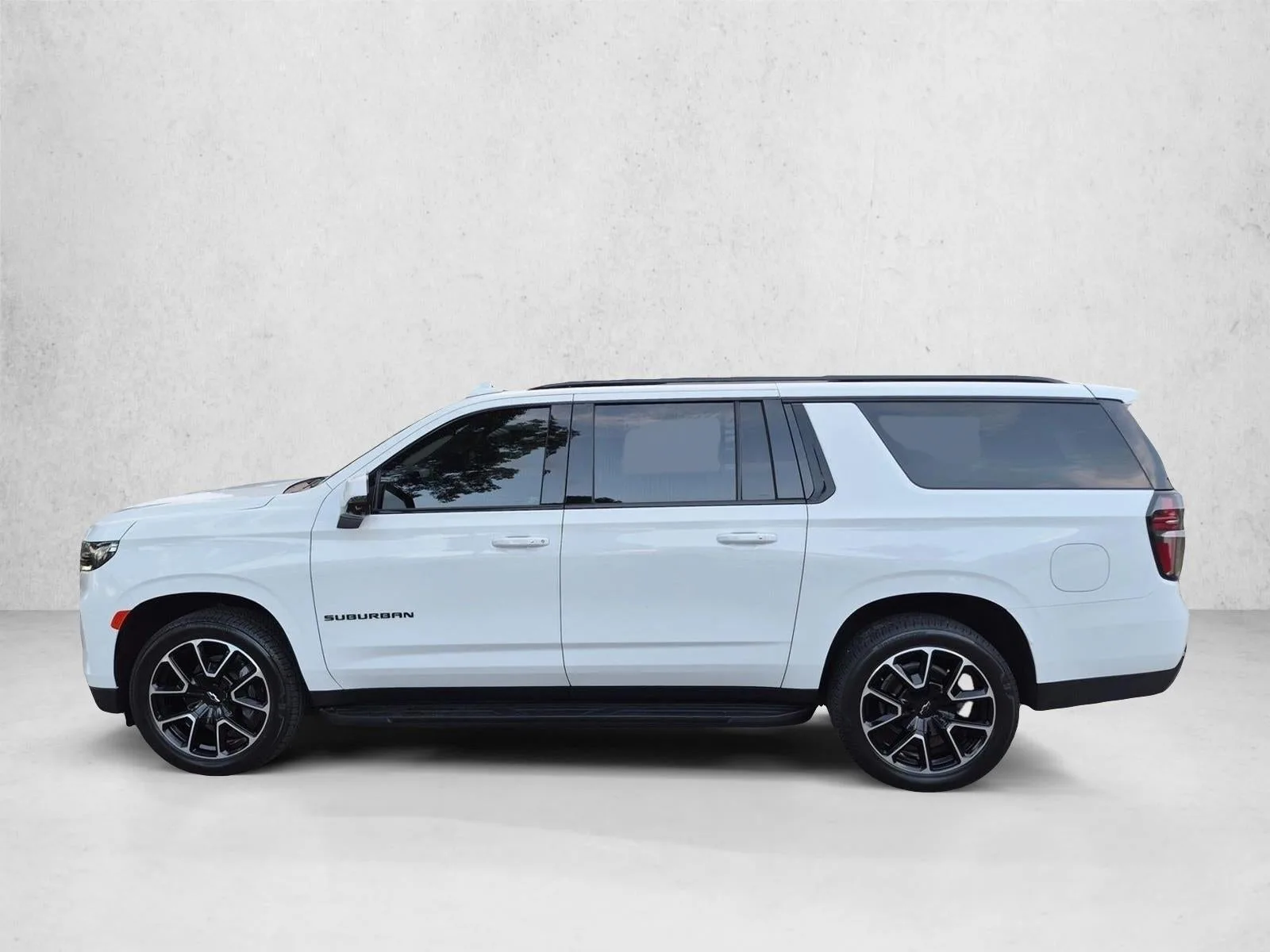 2024 Chevrolet Suburban RST photo 8