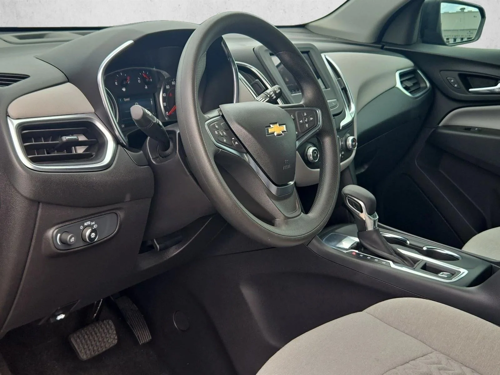 2024 Chevrolet Equinox LS photo 10