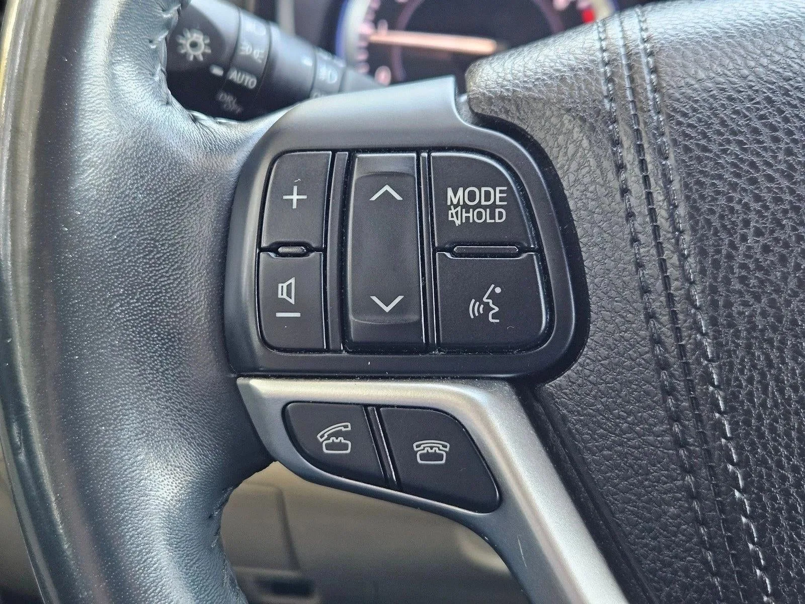2016 Toyota Highlander FWD 4dr V6 XLE (Natl) photo 11