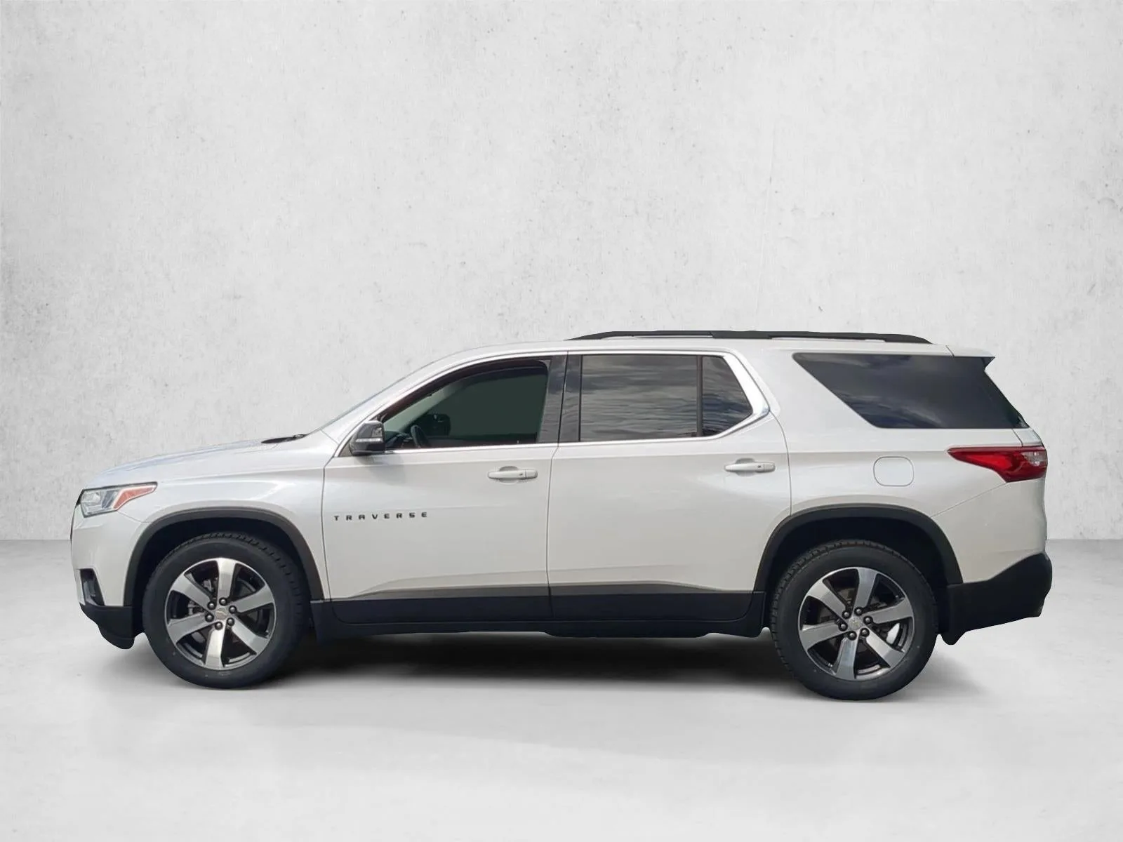 2021 Chevrolet Traverse LT Leather photo 9