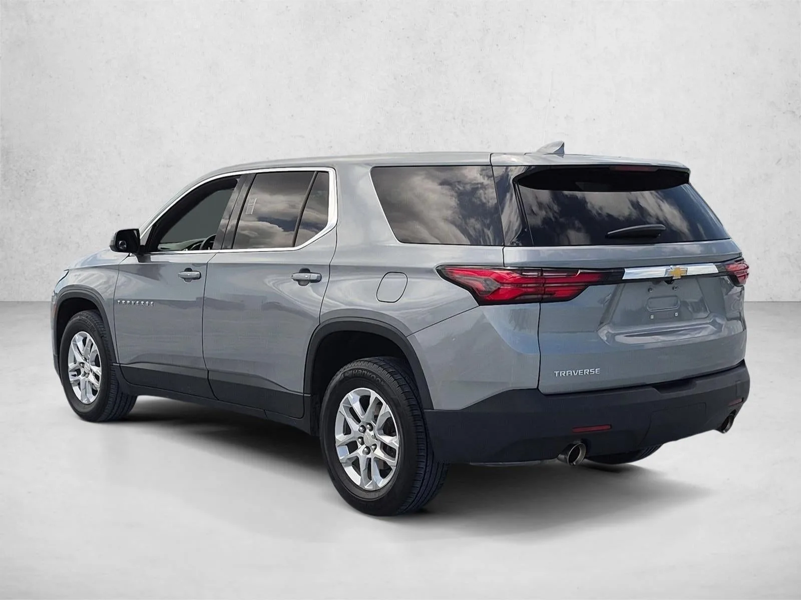 2023 Chevrolet Traverse LS photo 8