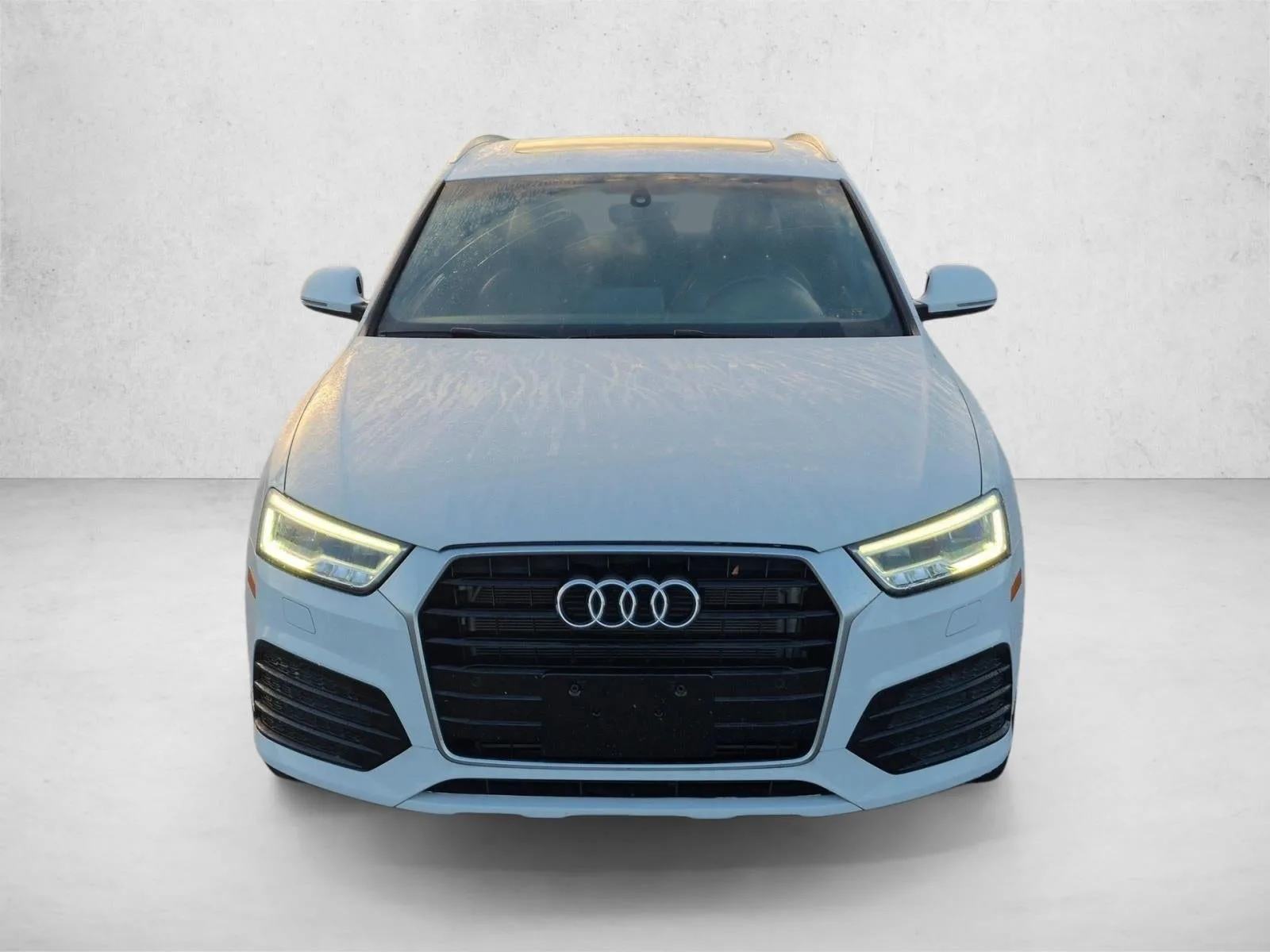 2018 Audi Q3 2.0 TFSI Premium Plus FWD photo 2