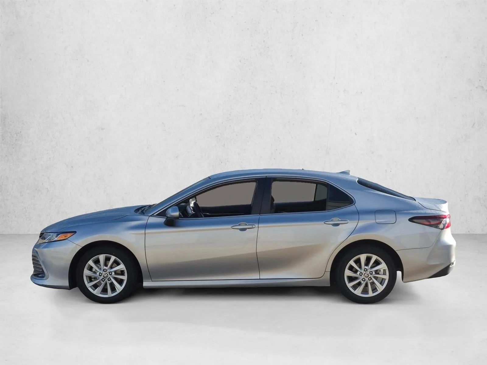 2024 Toyota Camry LE Auto (SE) photo 8