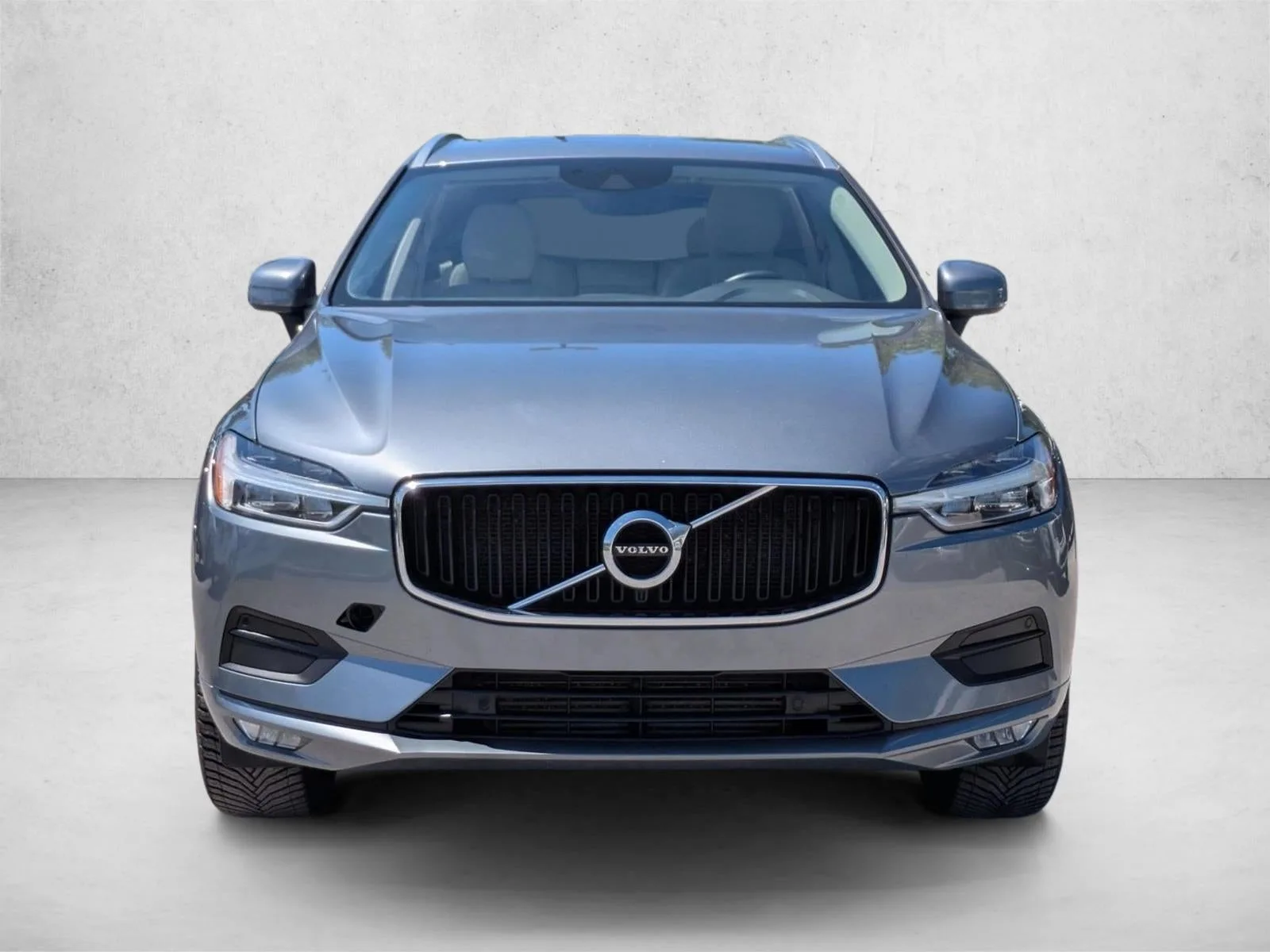 2021 Volvo XC60 T5 FWD Momentum photo 2