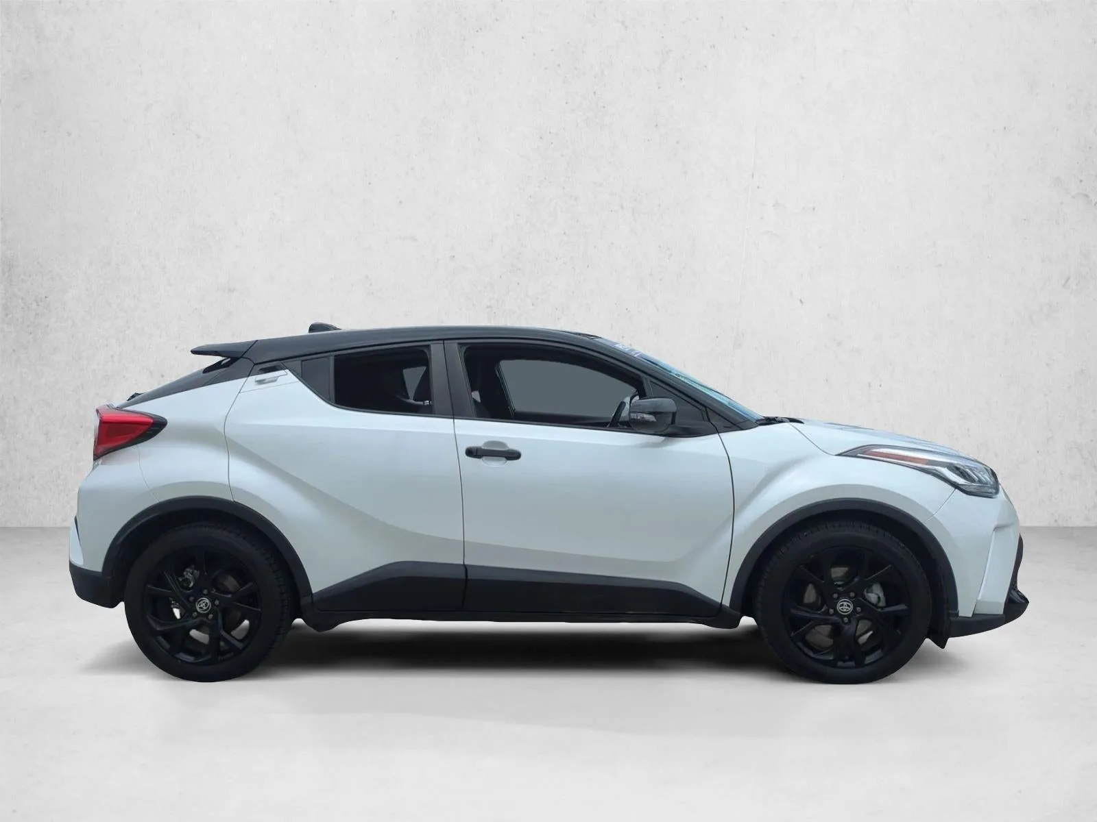 2022 Toyota C-HR Nightshade FWD (Natl) photo 4
