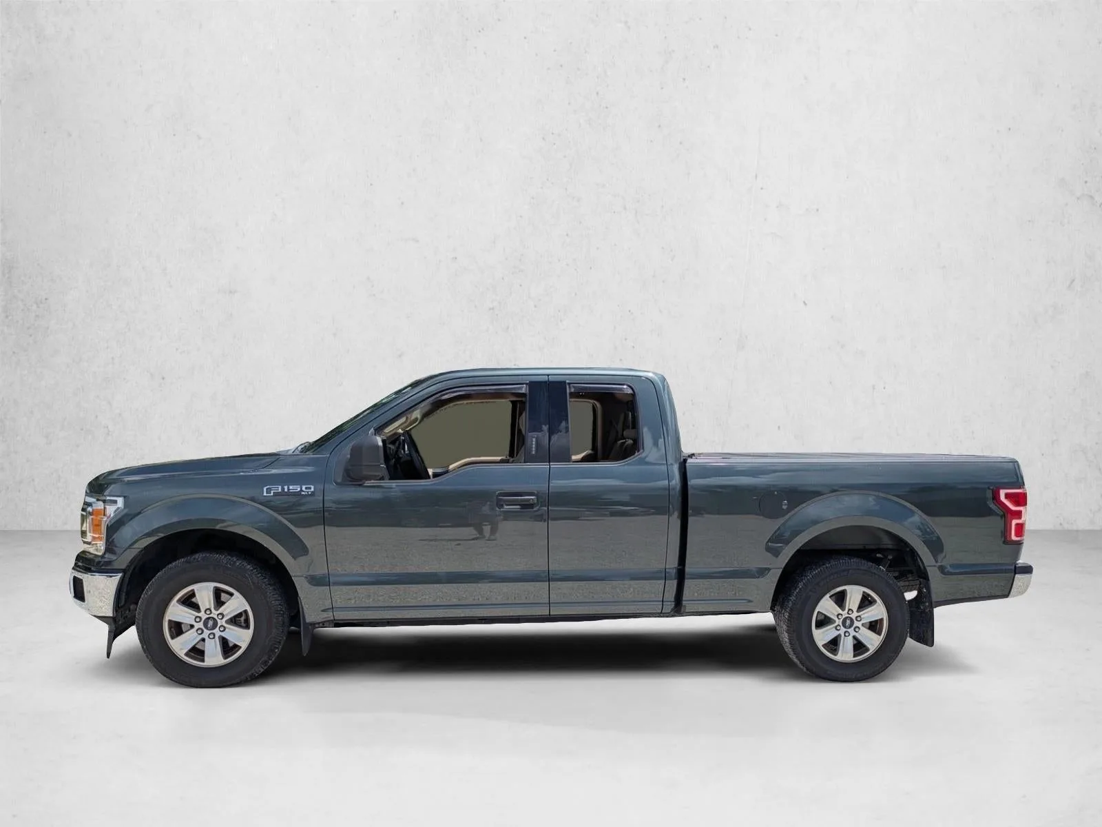 2018 Ford F-150 XLT 2WD SuperCab 6.5' Box photo 8
