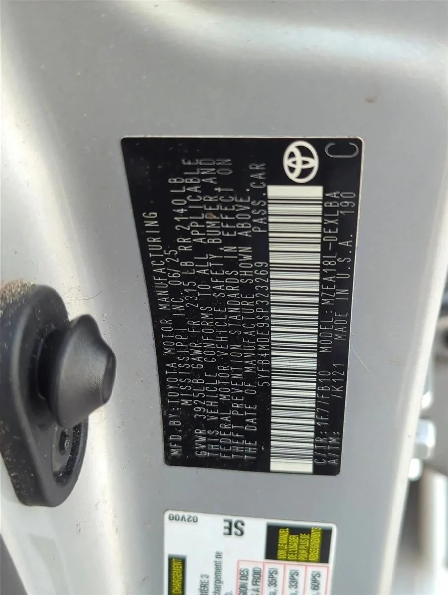 2025 Toyota Corolla LE CVT (Natl) photo 2