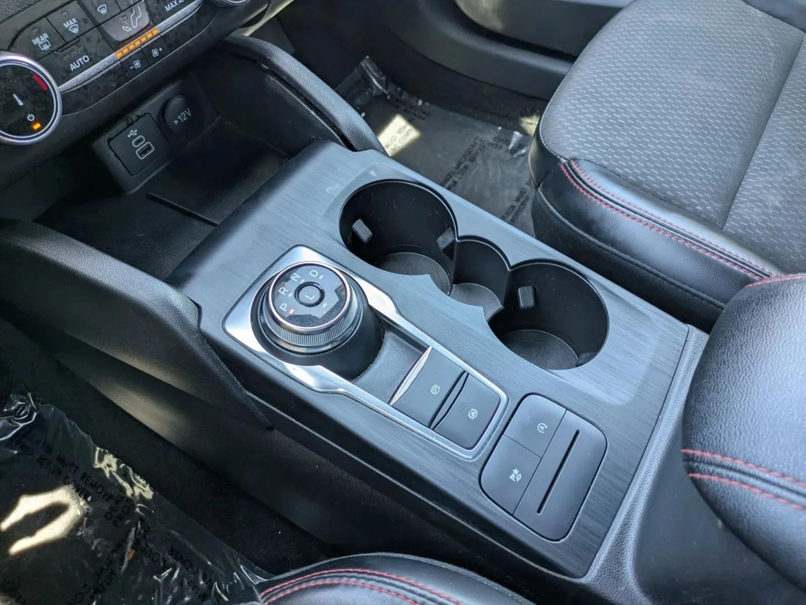 2025 Ford Escape ST-Line FWD photo 12