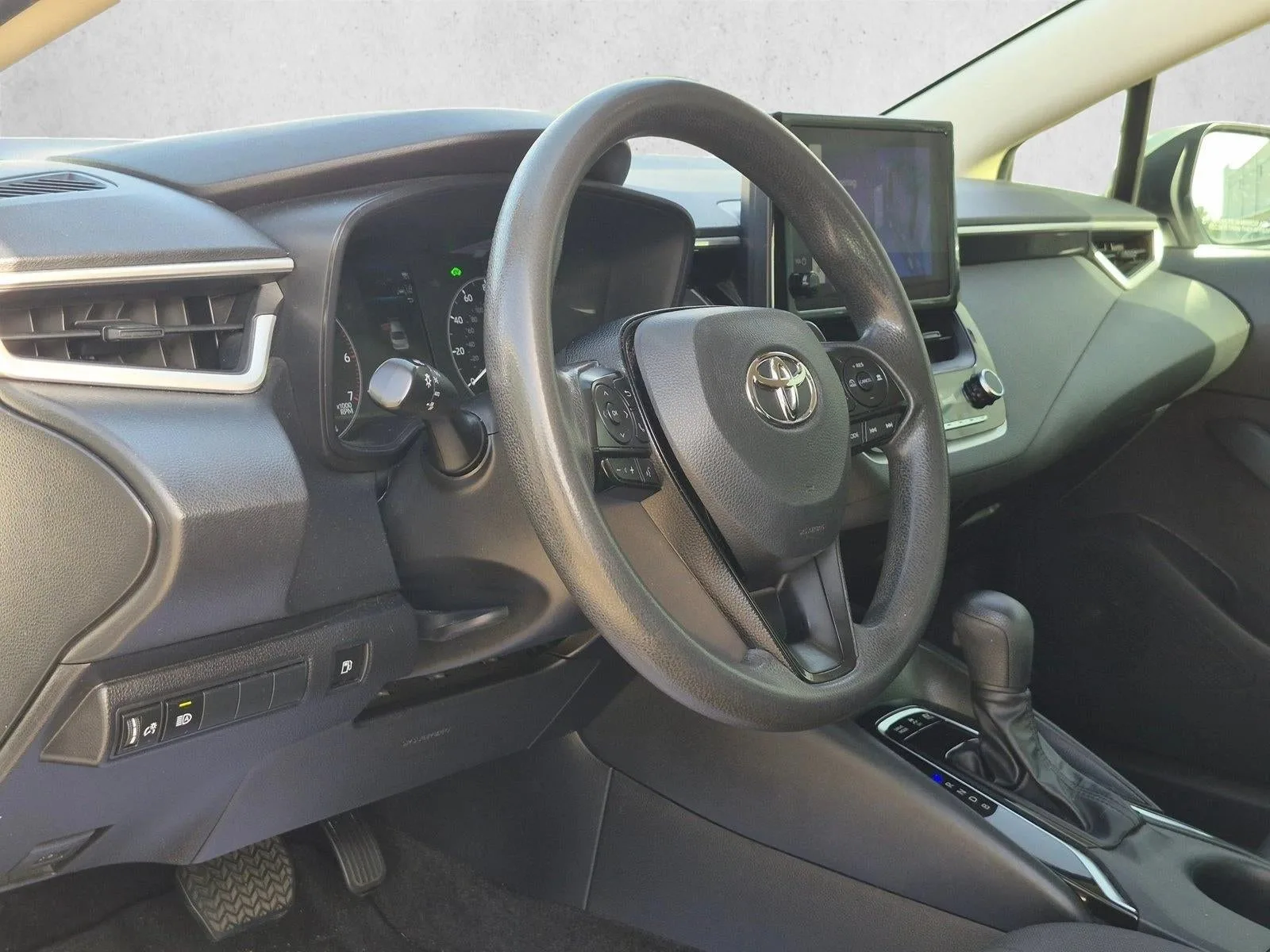 2023 Toyota Corolla Hybrid LE FWD (Natl) photo 2