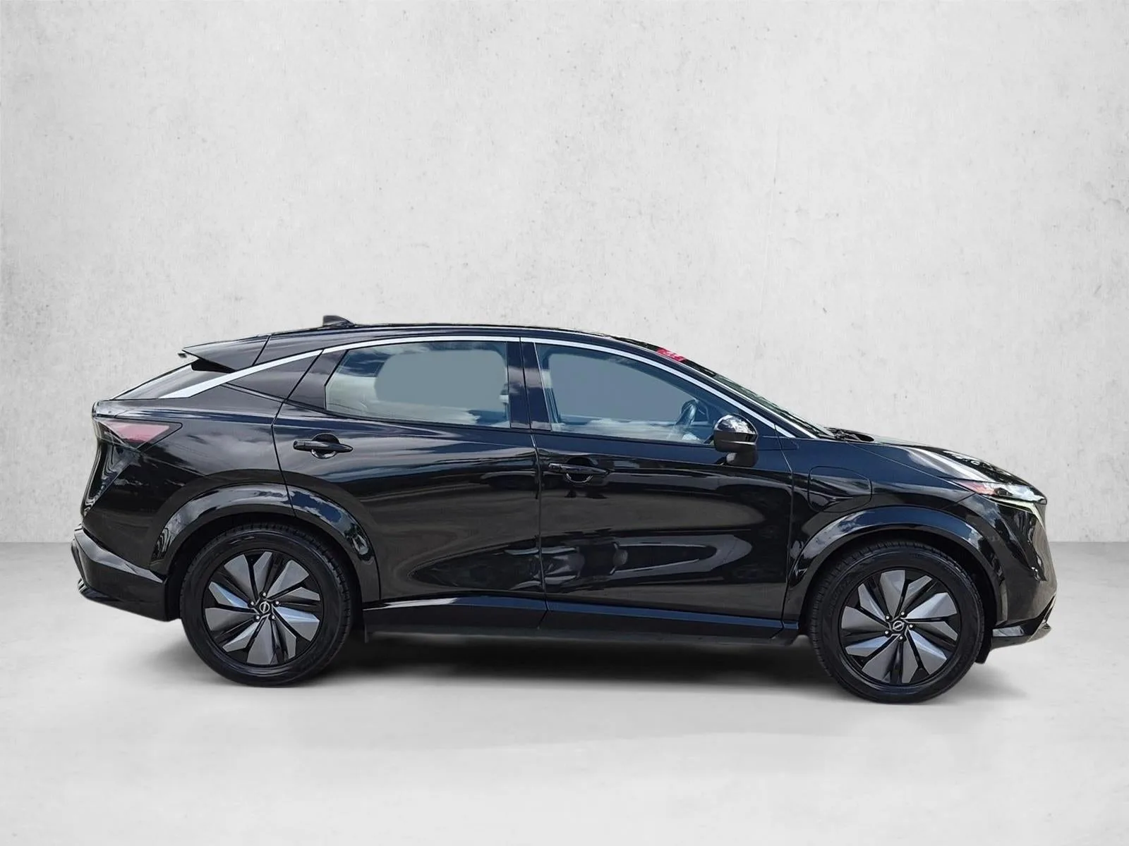 2023 Nissan ARIYA ENGAGE FWD photo 4