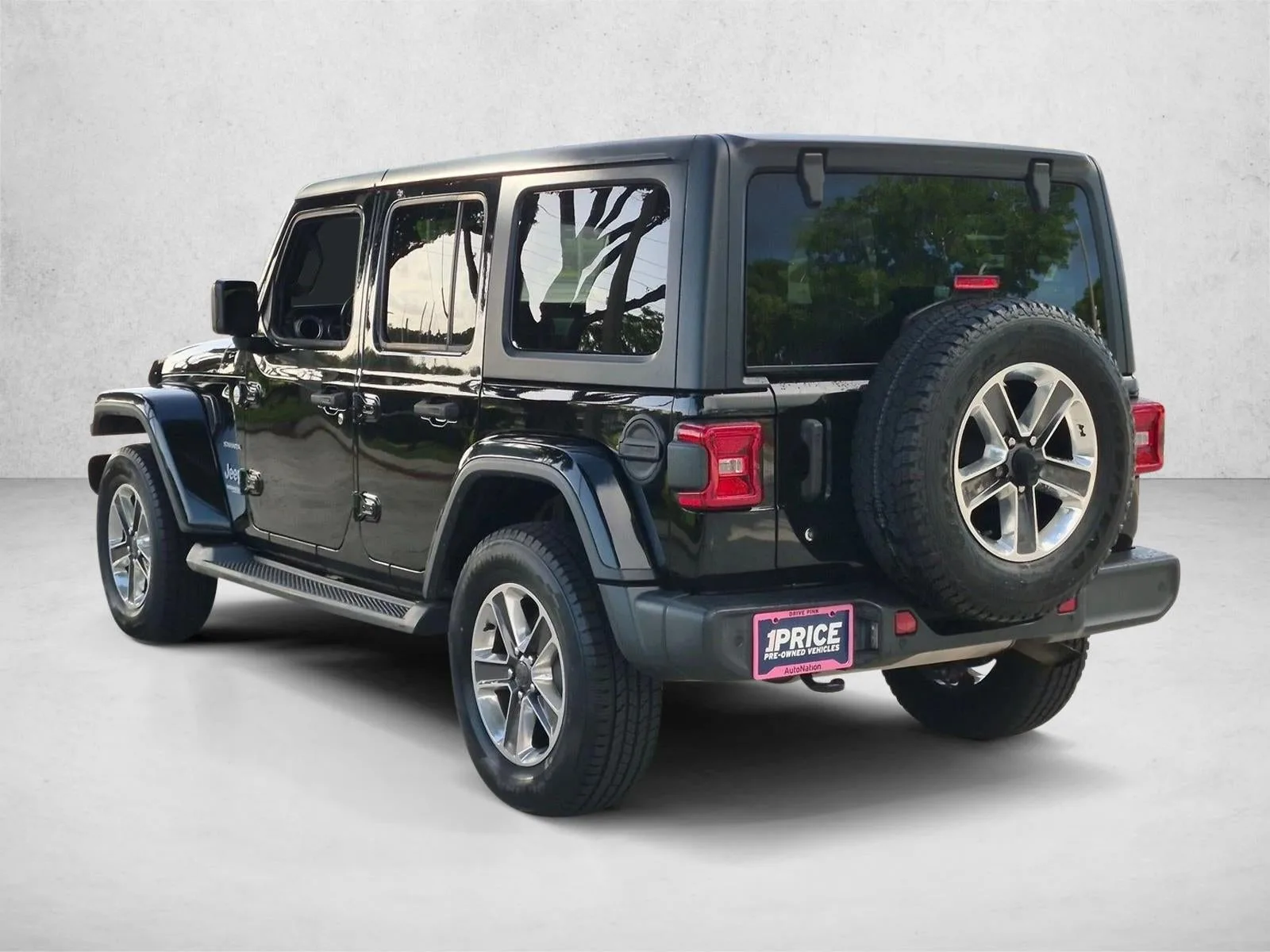 2018 Jeep Wrangler Unlimited Sahara 4x4 photo 7