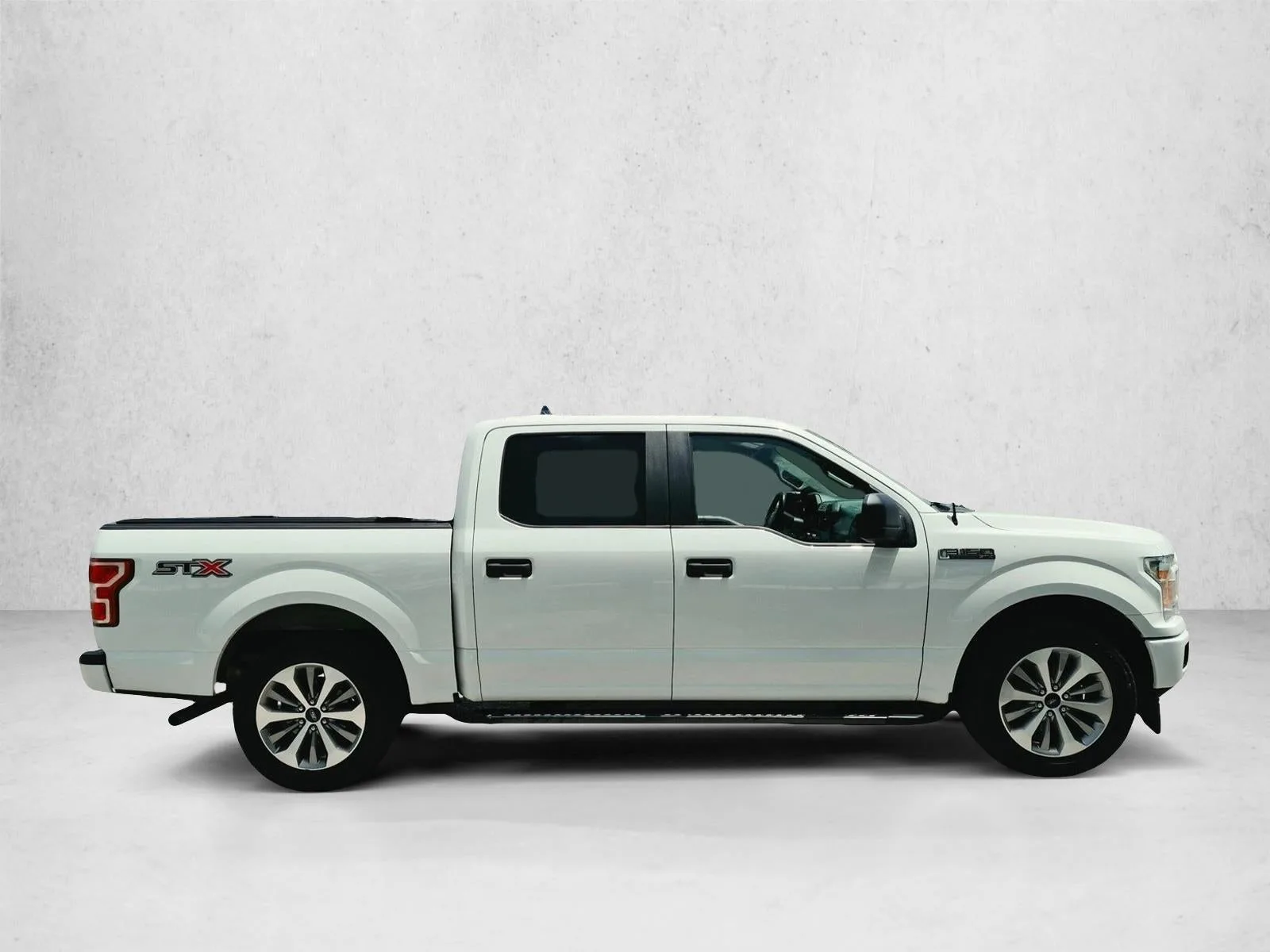 2018 Ford F-150 XL 2WD SuperCrew 5.5' Box photo 4