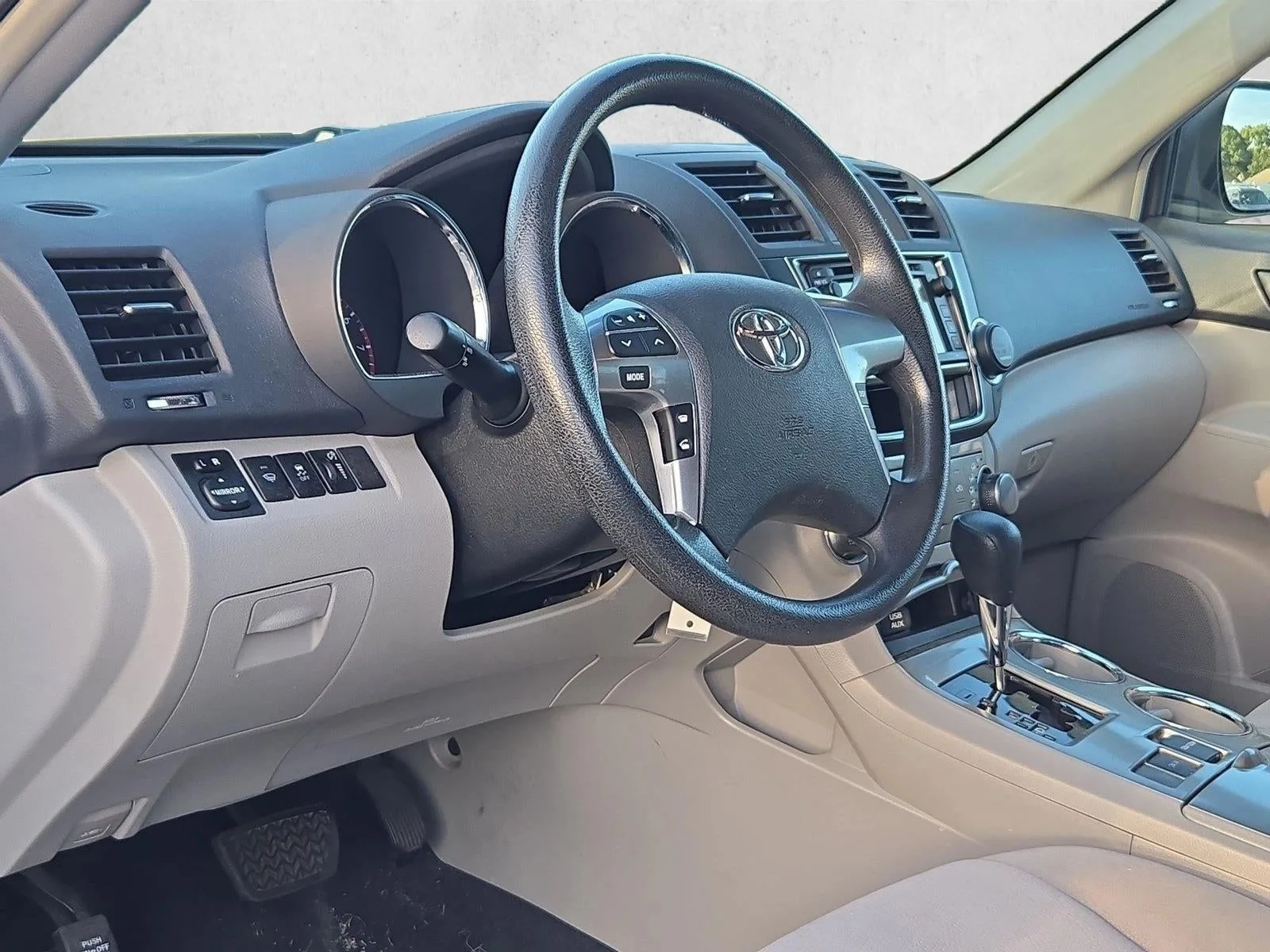 2013 Toyota Highlander FWD 4dr V6 SE (Natl) photo 9