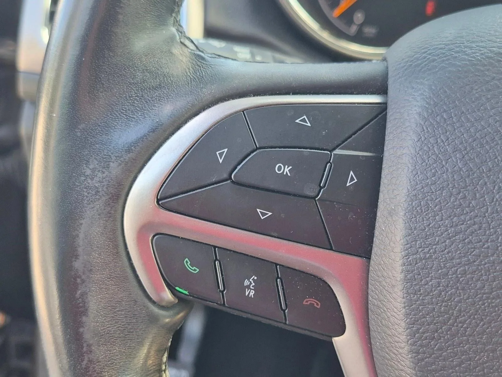 2019 Jeep Grand Cherokee Altitude 4x2 photo 10