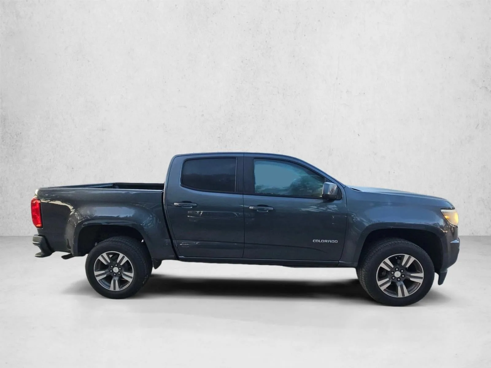 2017 Chevrolet Colorado 2WD WT photo 4