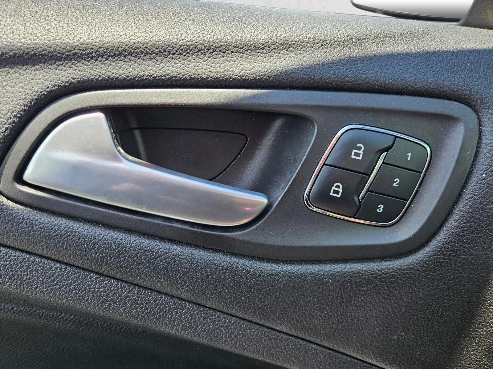2013 Ford Escape FWD 4dr Titanium photo 7