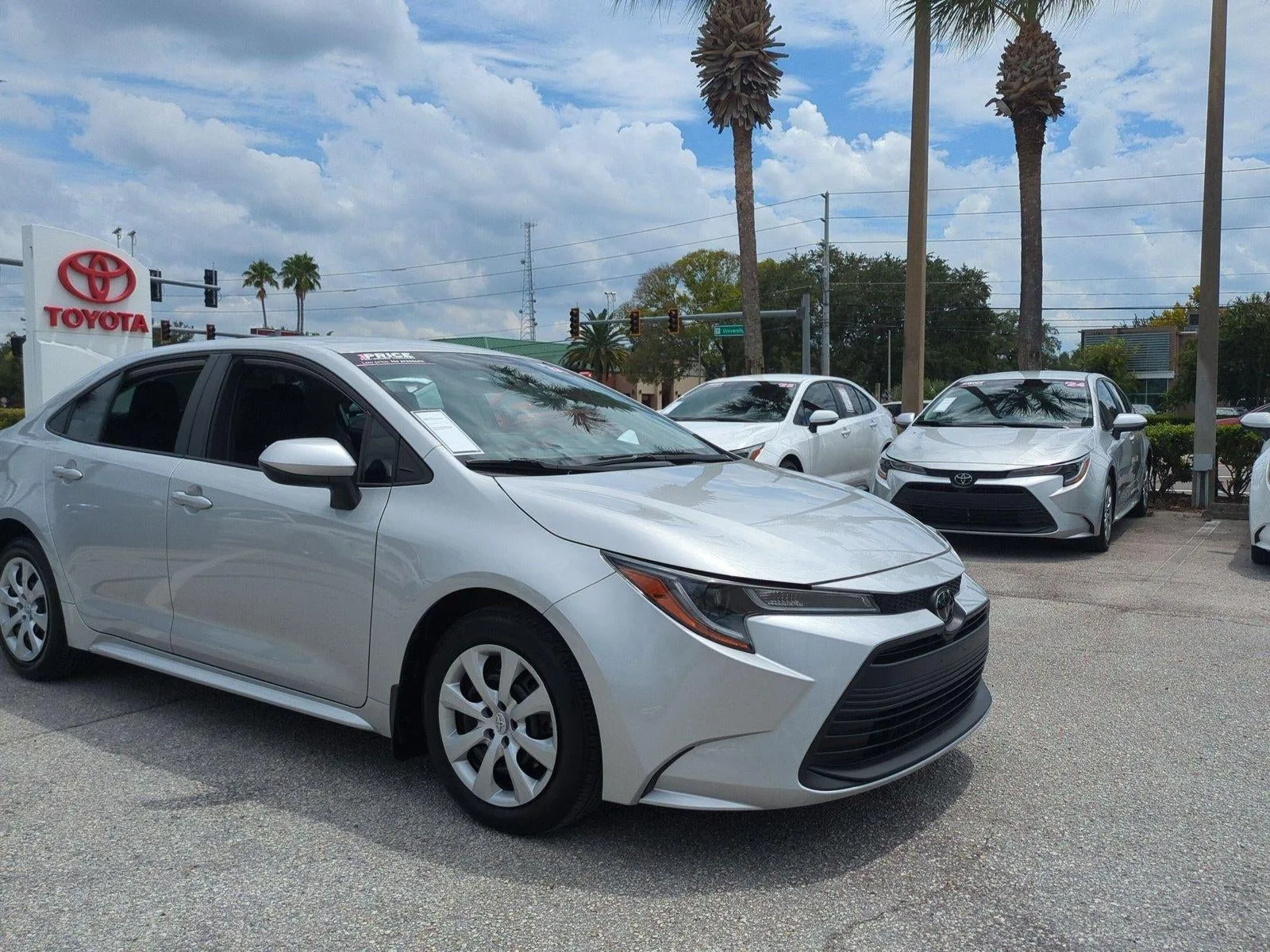 2024 Toyota Corolla LE CVT (Natl) photo 3
